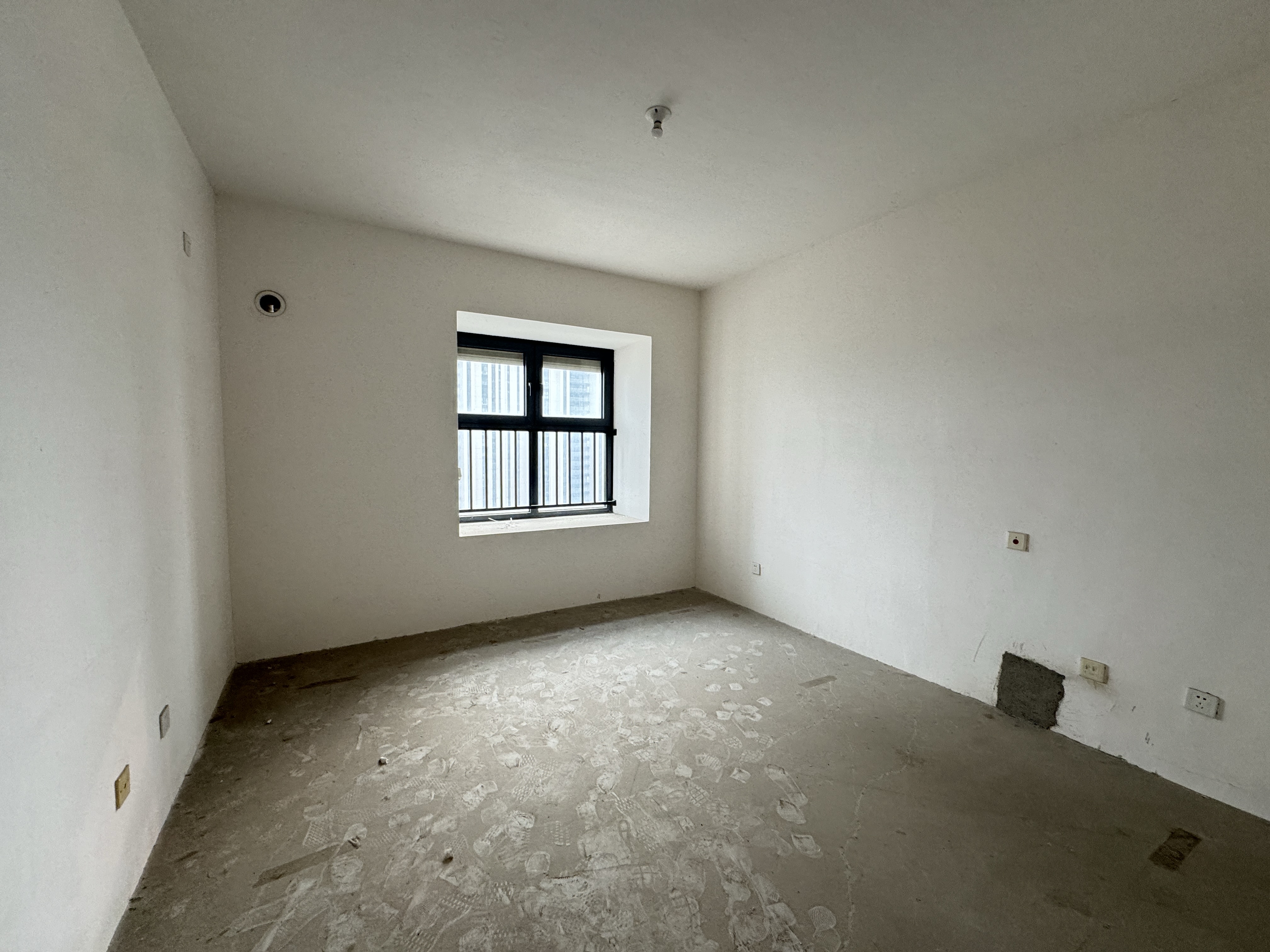 万达华府 4室2厅2卫 141m&sup2;