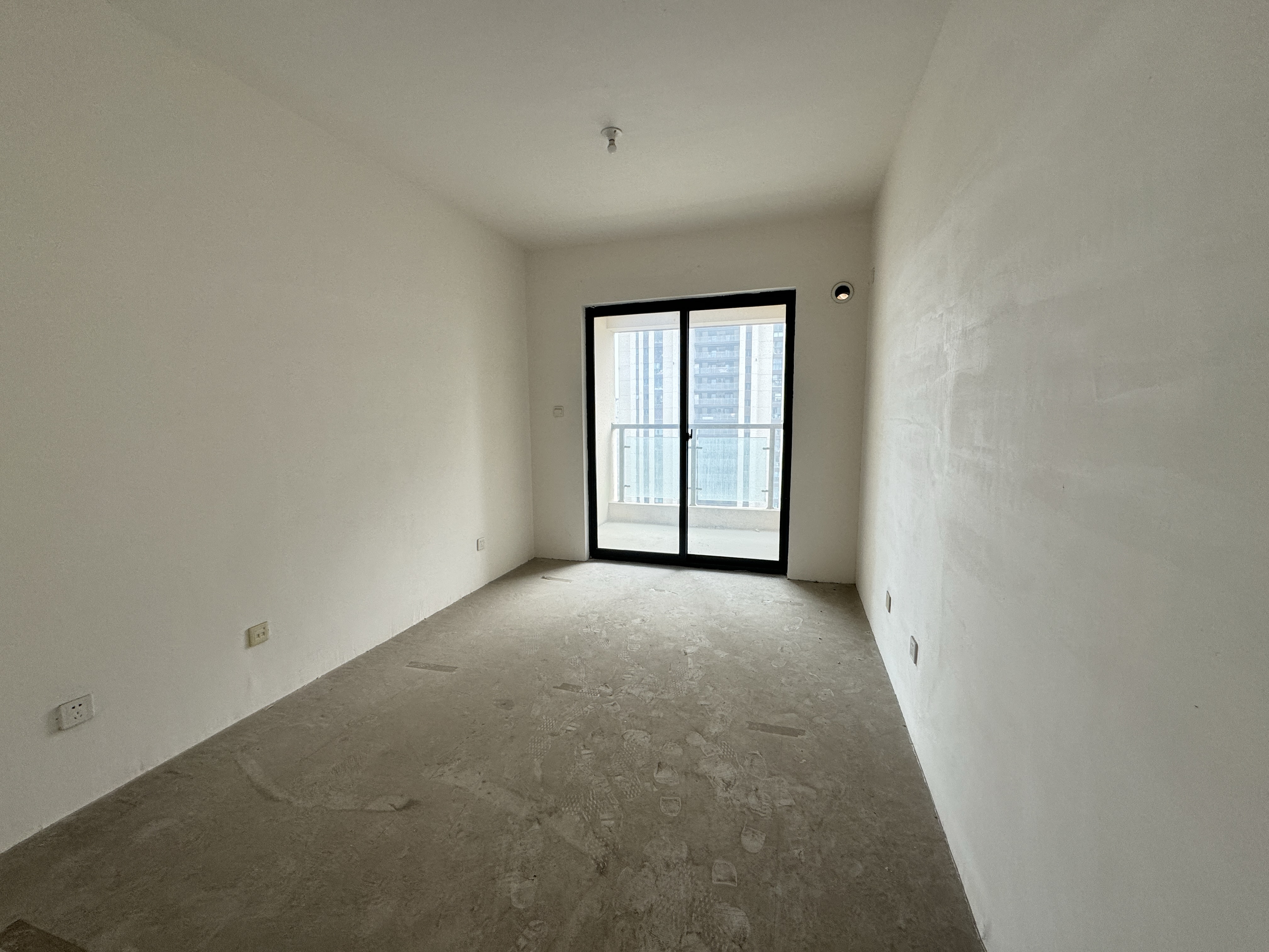 万达华府 4室2厅2卫 141m&sup2;