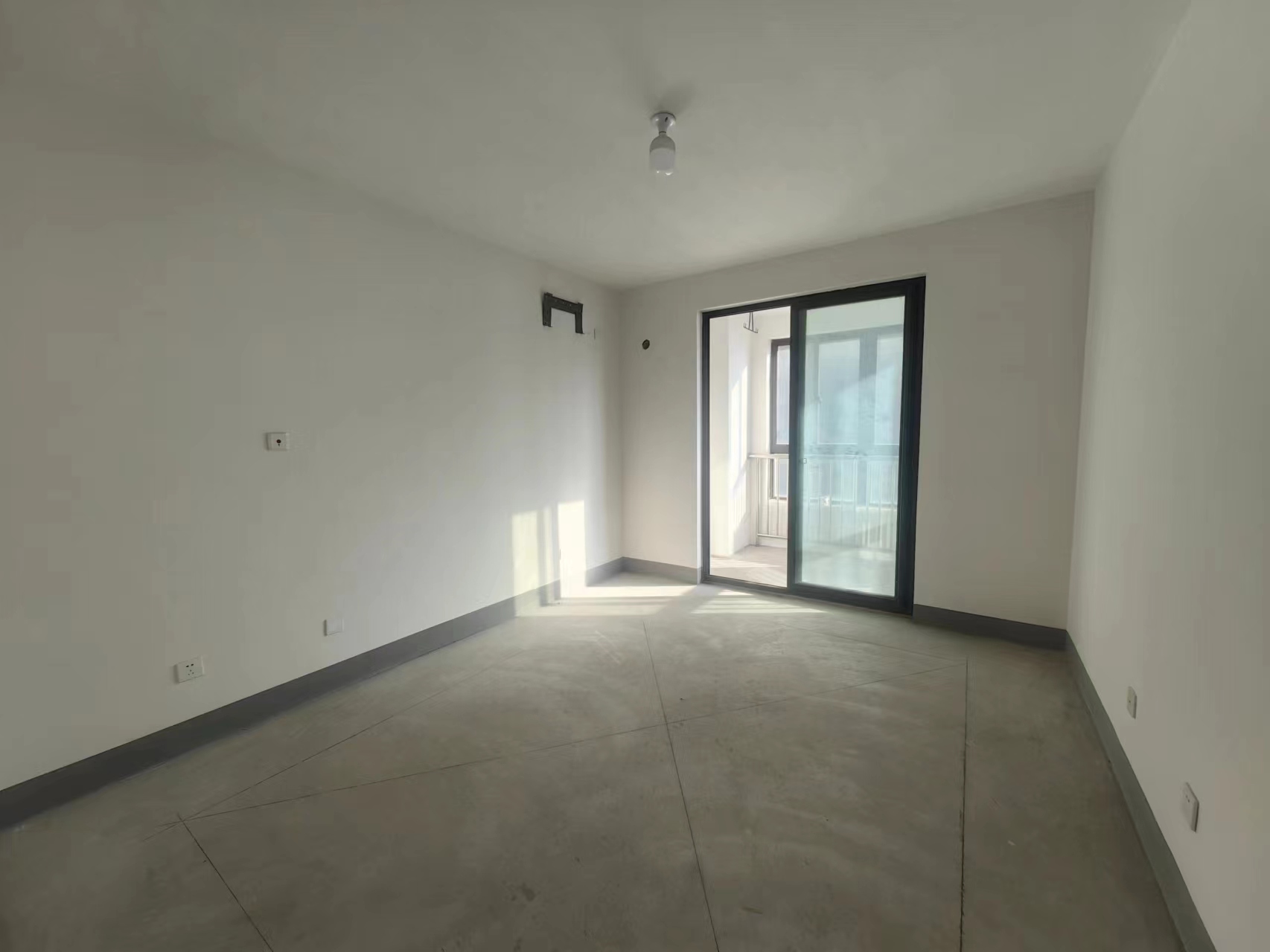 兴石花园 2室1厅1卫 83m&sup2;