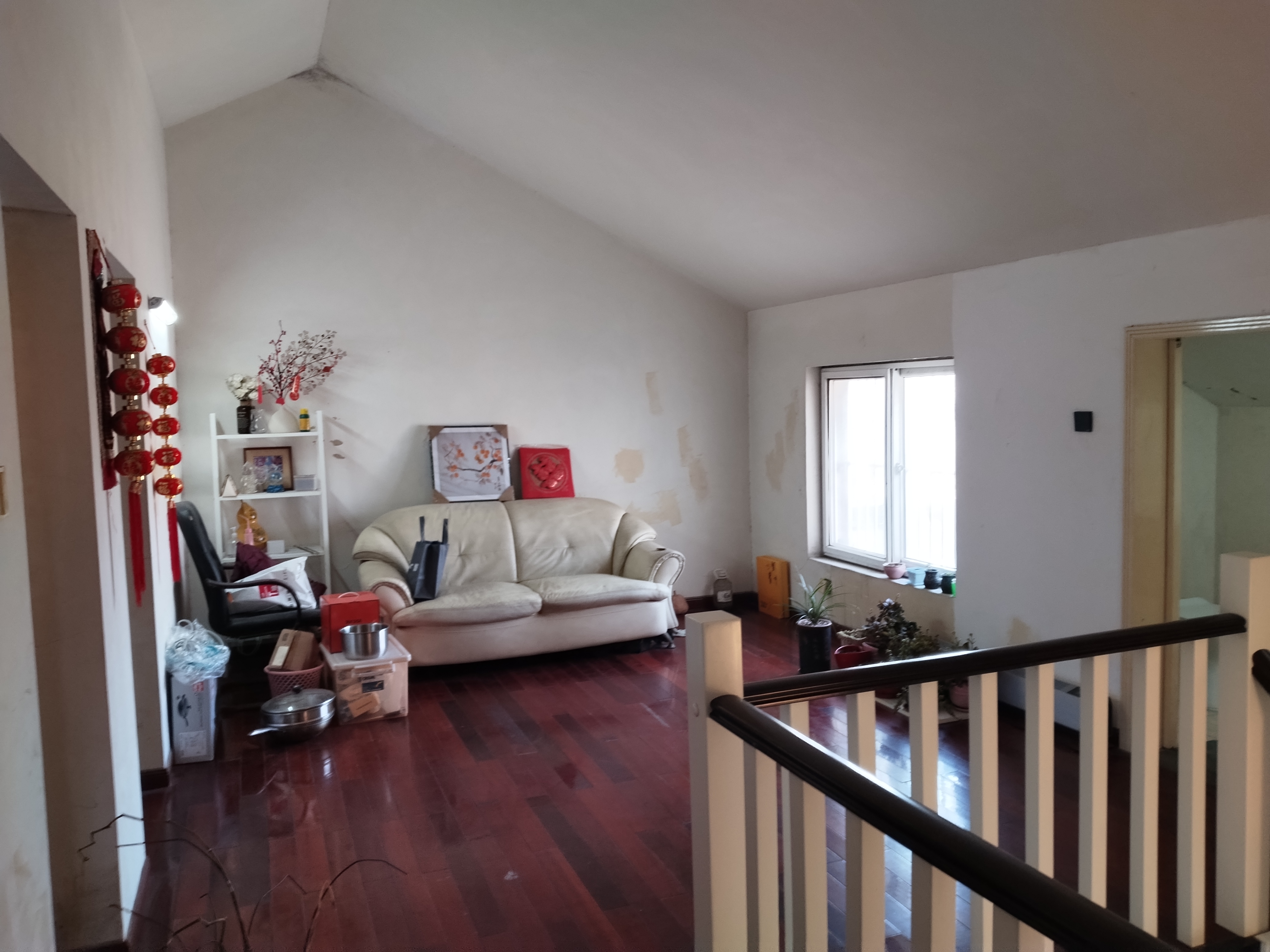 莲花苑 6室2厅2卫 98.37m&sup2;