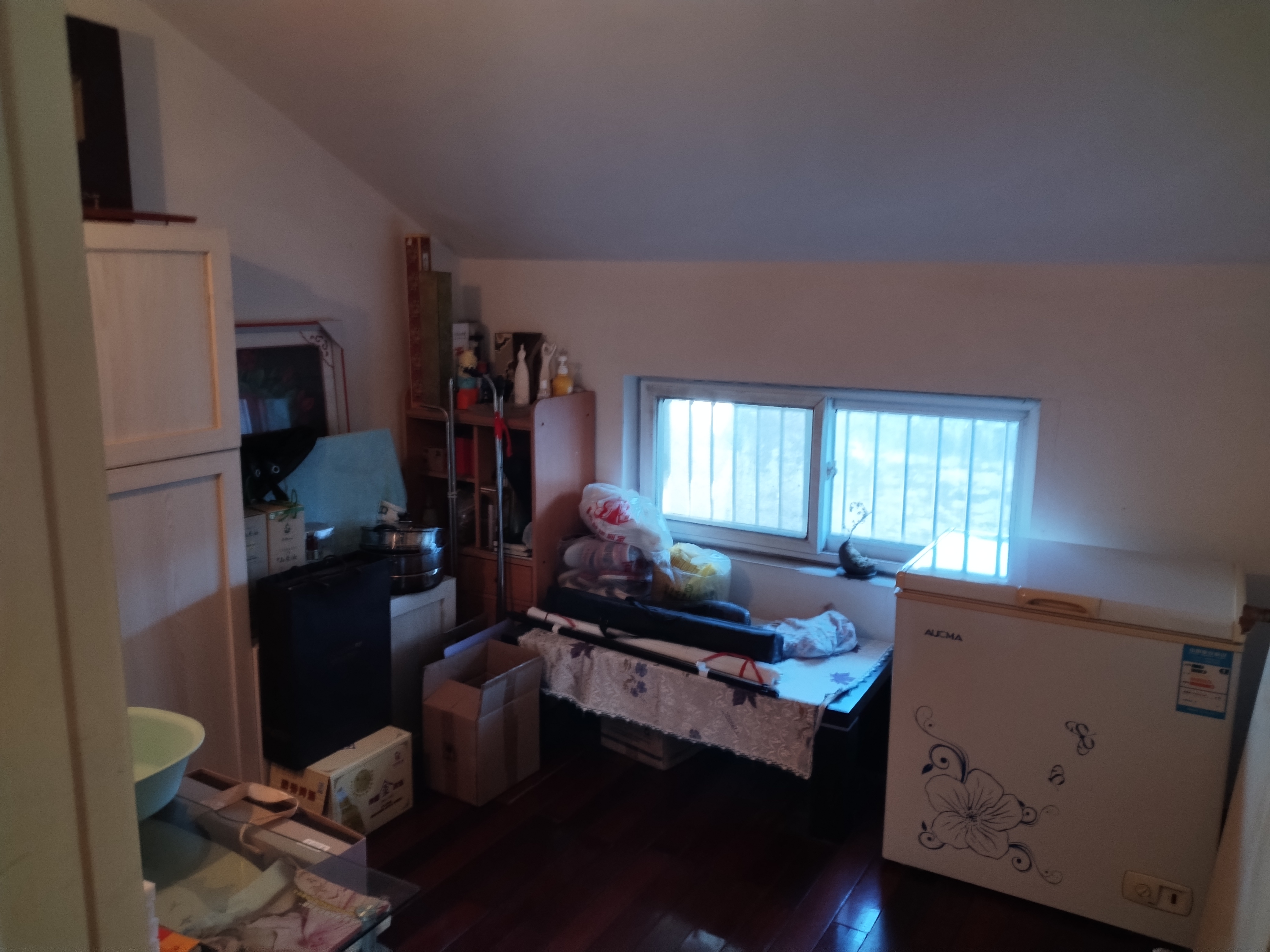 莲花苑 6室2厅2卫 98.37m&sup2;
