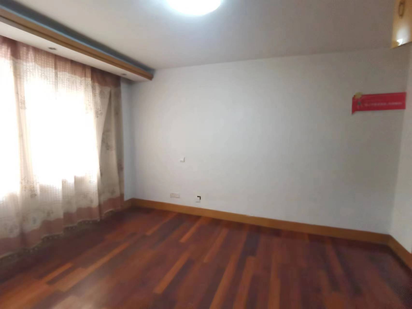 金鑫苑 4室1厅1卫 165m&sup2;