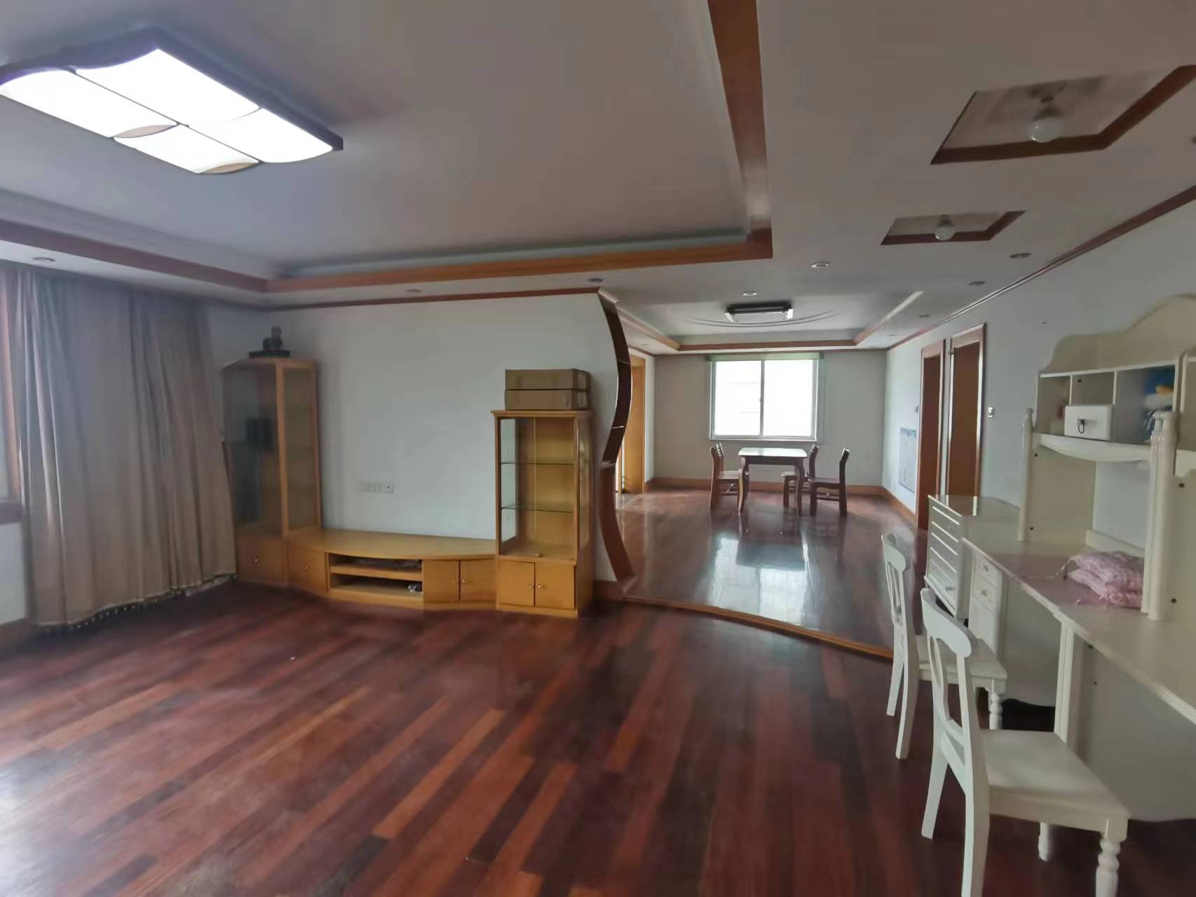 金鑫苑 4室1厅1卫 165m&sup2;