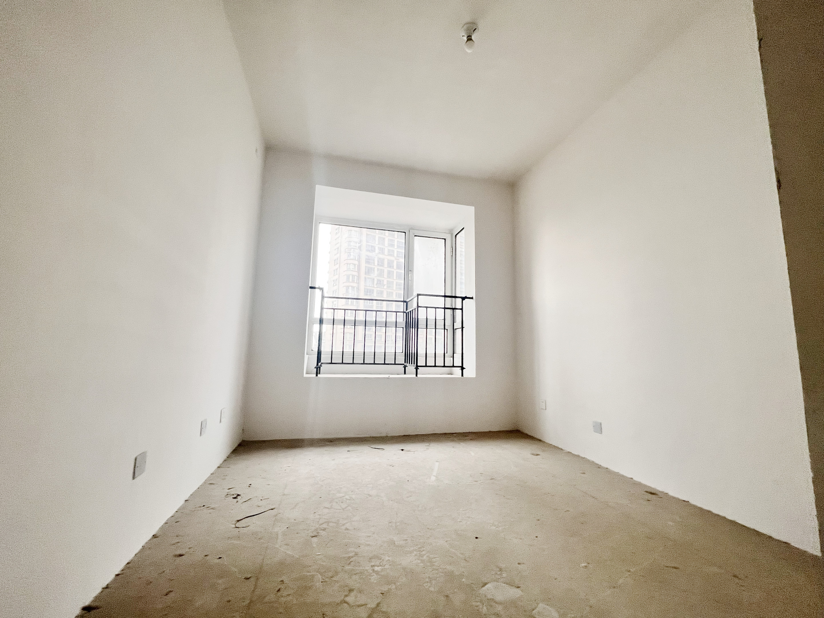 中南世纪花城三期 3室2厅2卫 137m&sup2;