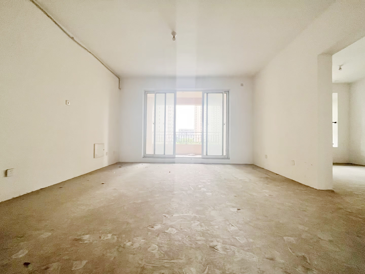 中南世纪花城三期 3室2厅2卫 137m&sup2;