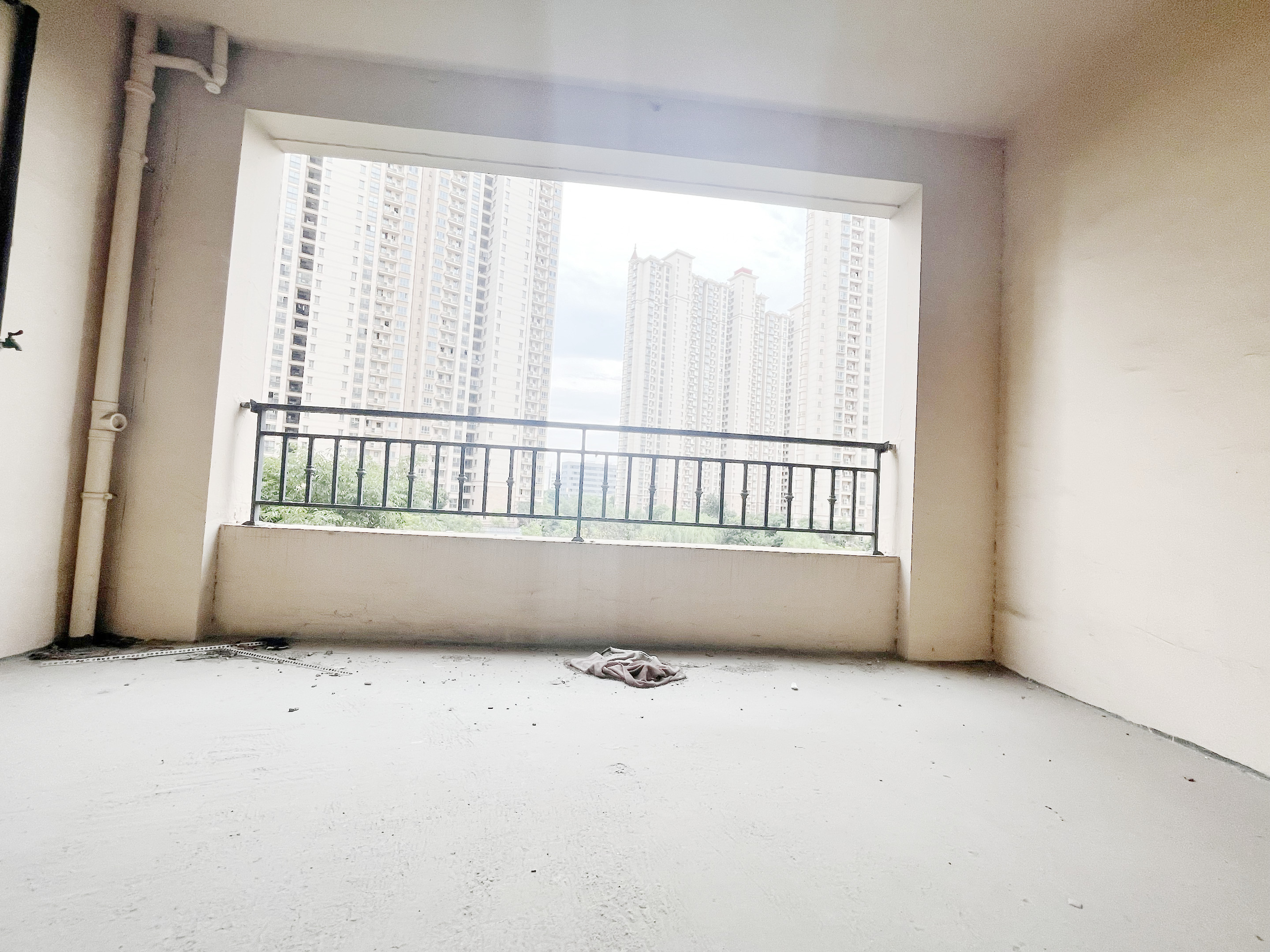 中南世纪花城三期 3室2厅2卫 137m&sup2;