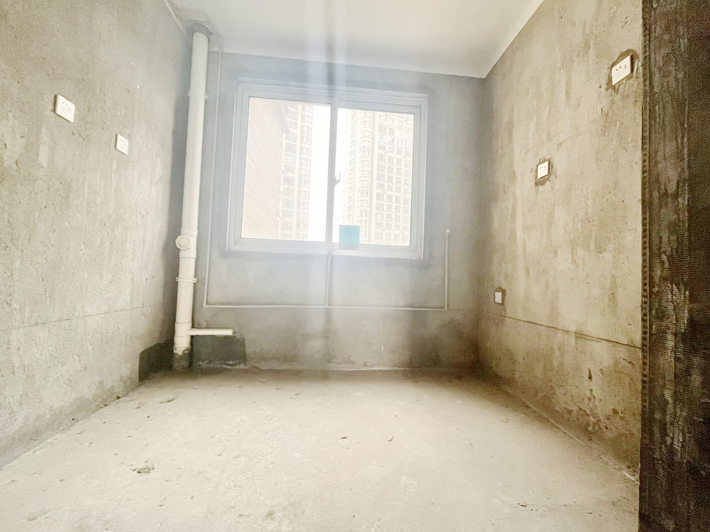 中南世纪花城三期 3室2厅2卫 137m&sup2;