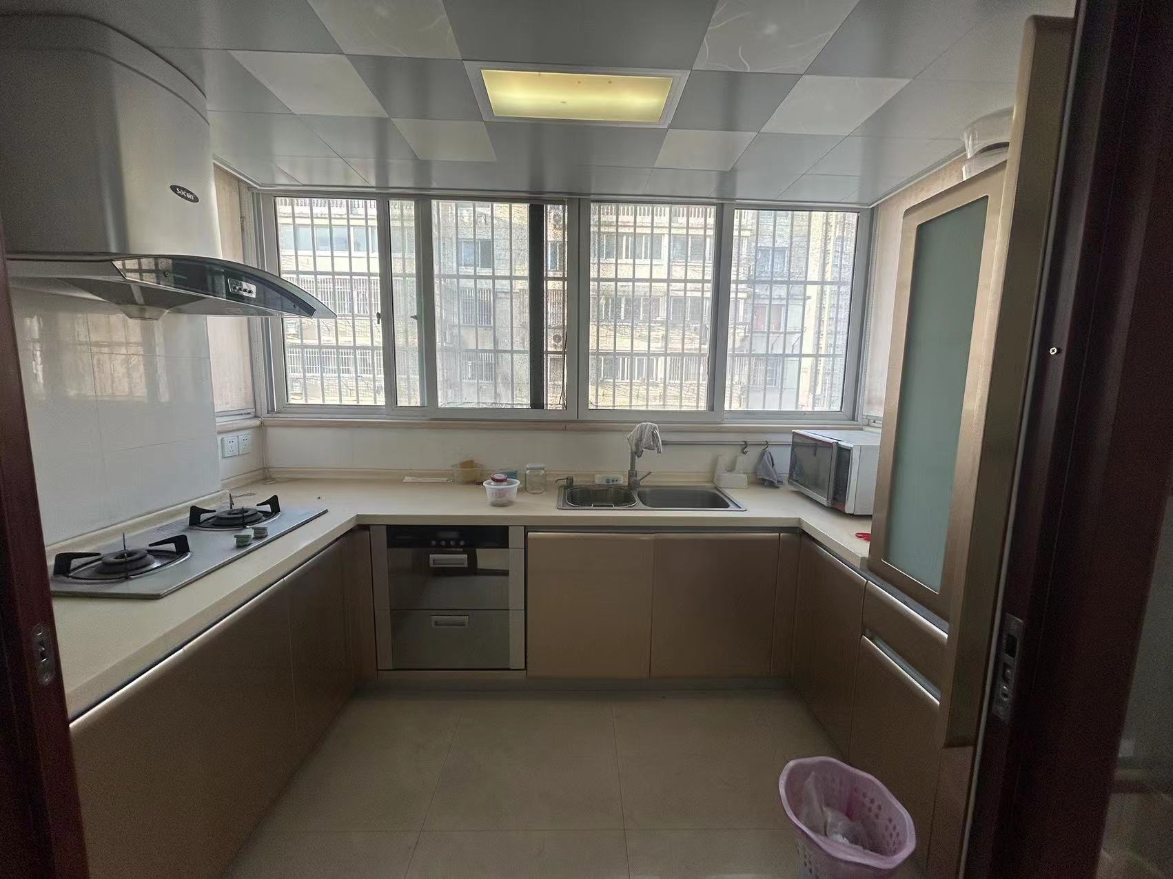 城港花苑东区 2室1厅1卫 81m&sup2;