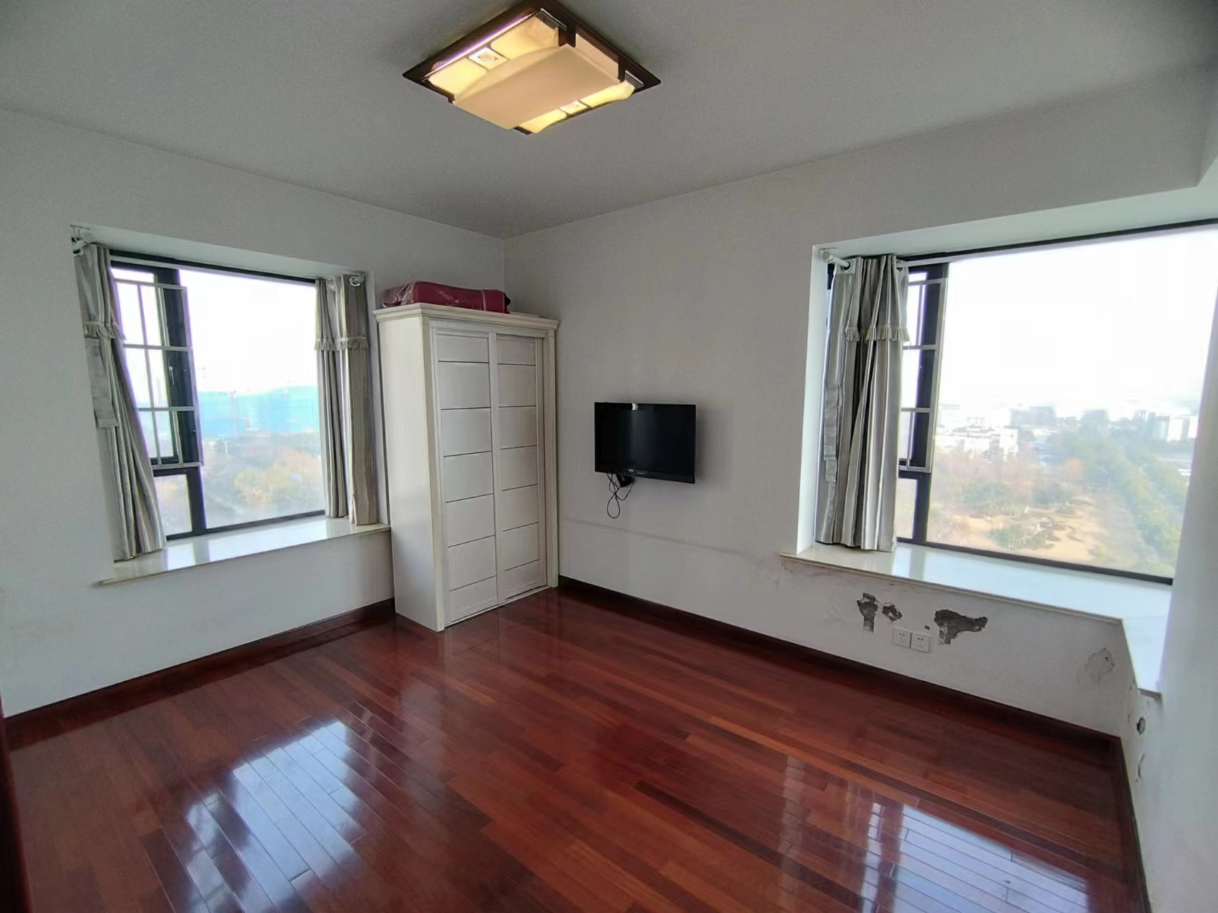 中南世纪城北区 3室2厅2卫 148m&sup2;