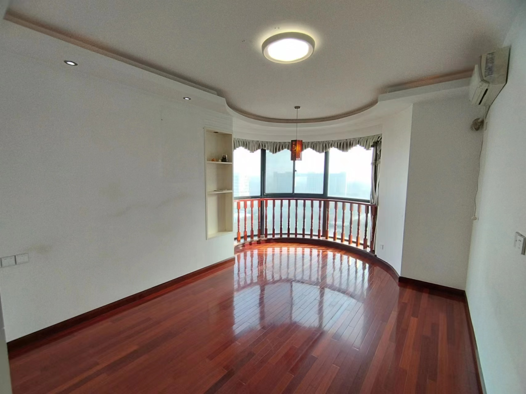 中南世纪城北区 3室2厅2卫 148m&sup2;