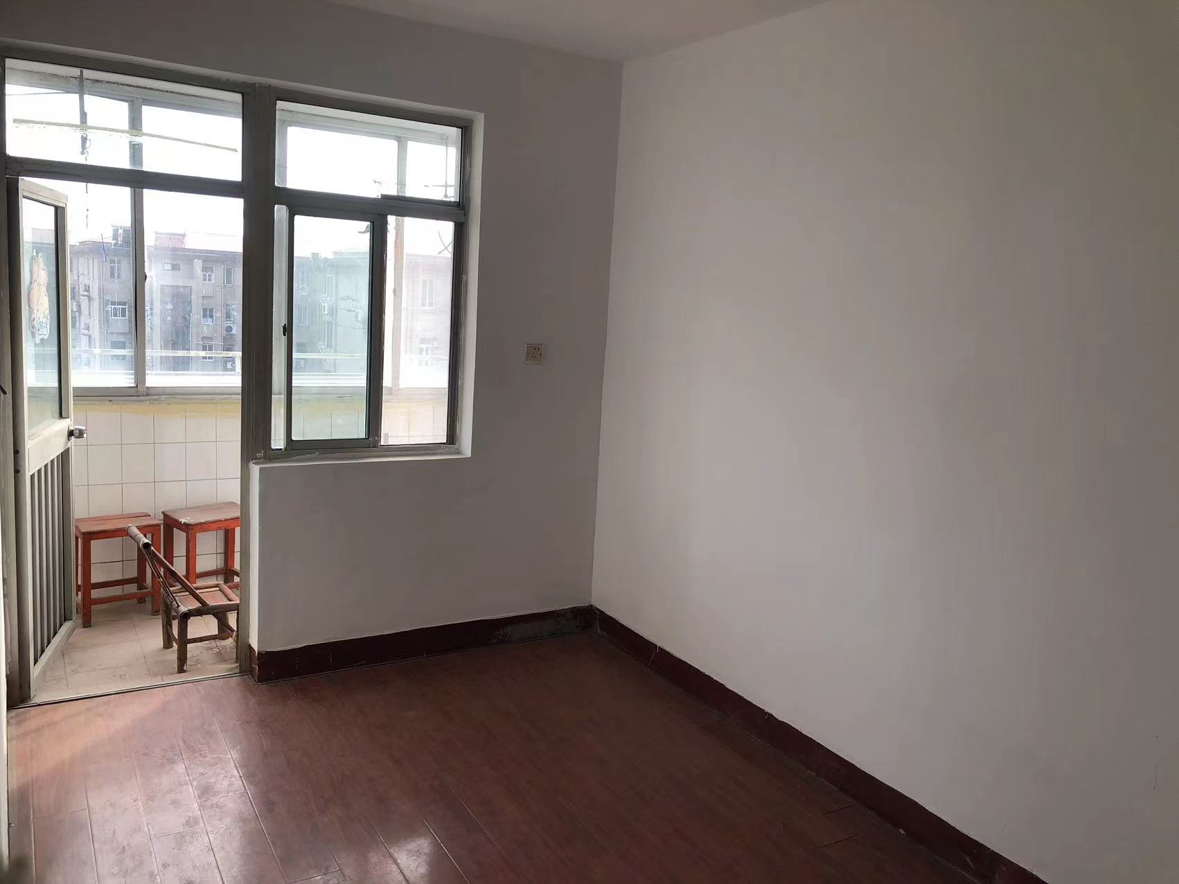 虹桥新村(朝霞路) 3室1厅1卫 94.00m&sup2;