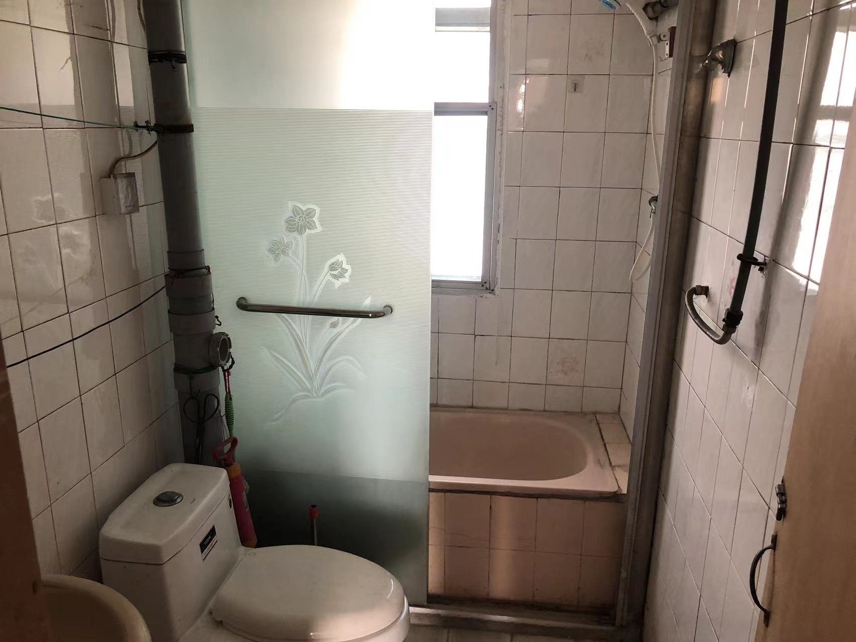 虹桥新村(朝霞路) 3室1厅1卫 94.00m&sup2;