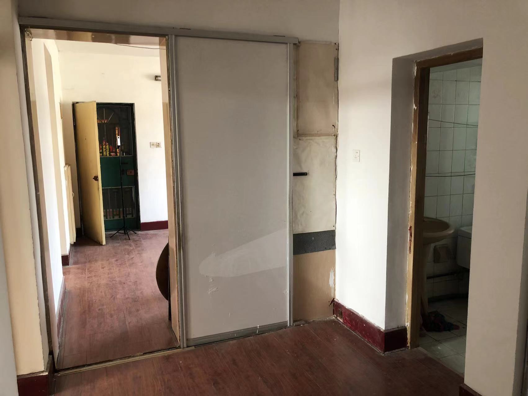 虹桥新村(朝霞路) 3室1厅1卫 94.00m&sup2;