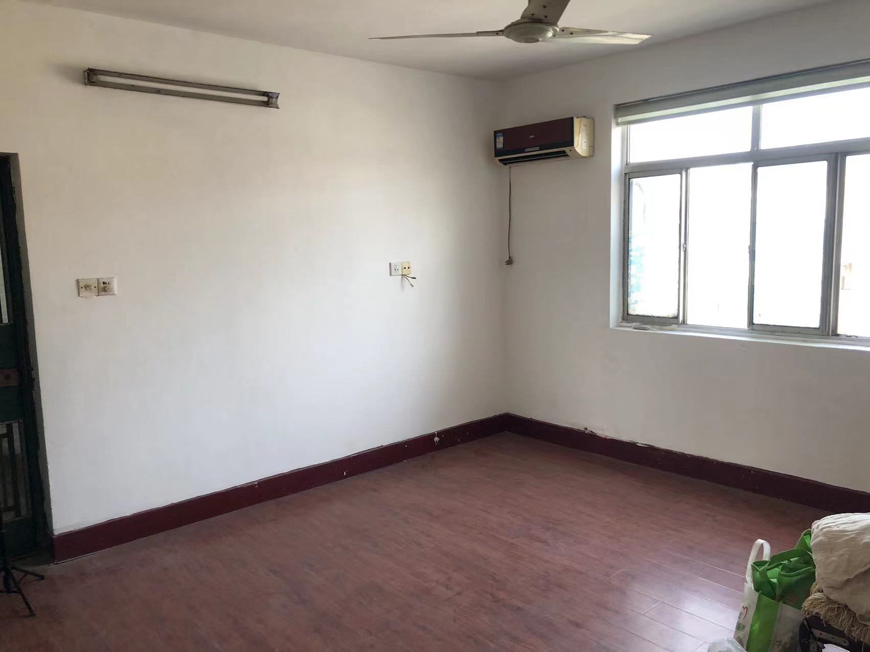 虹桥新村(朝霞路) 3室1厅1卫 94.00m&sup2;