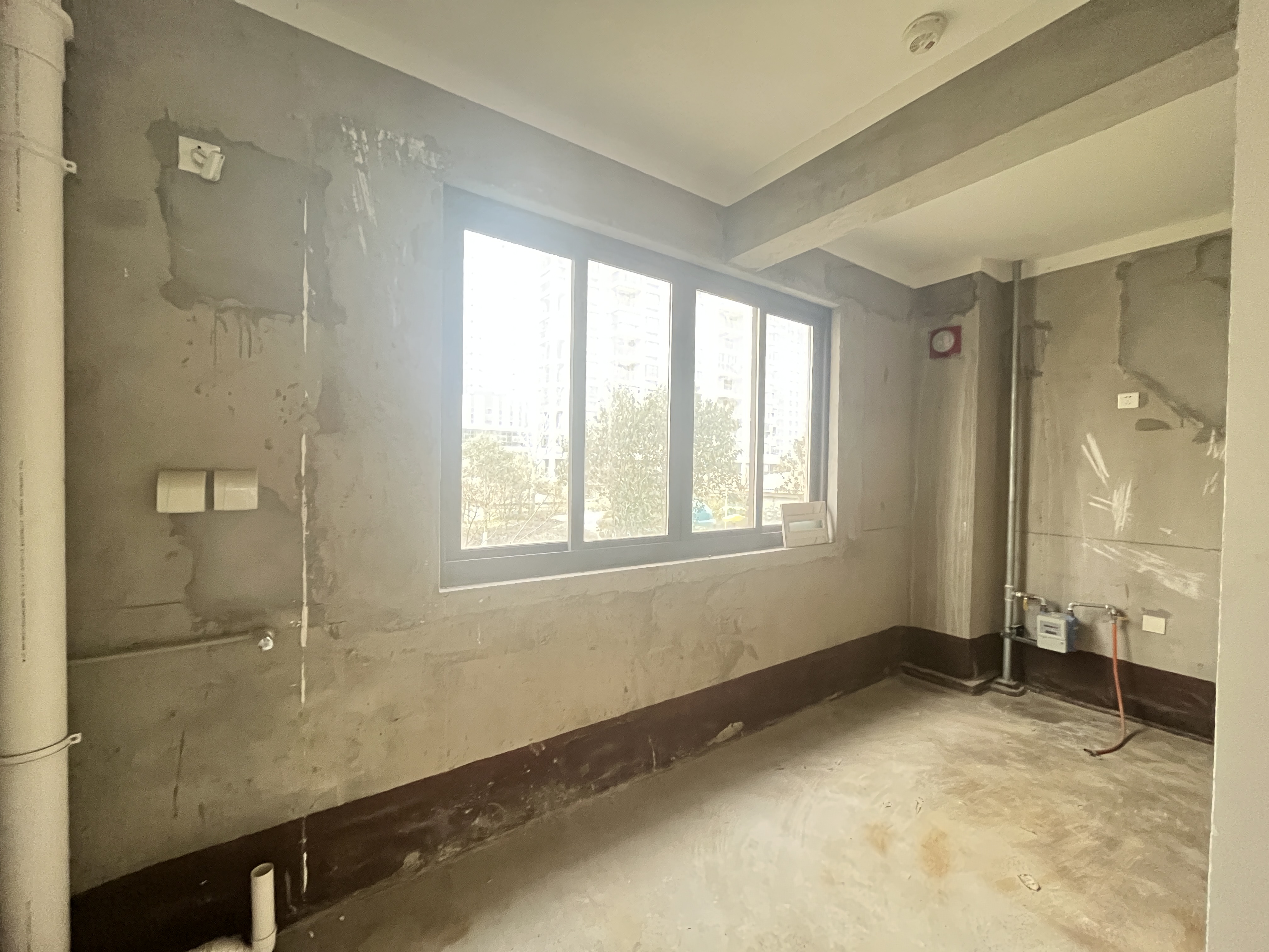 皇家花园北区 4室2厅2卫 143.06m&sup2;
