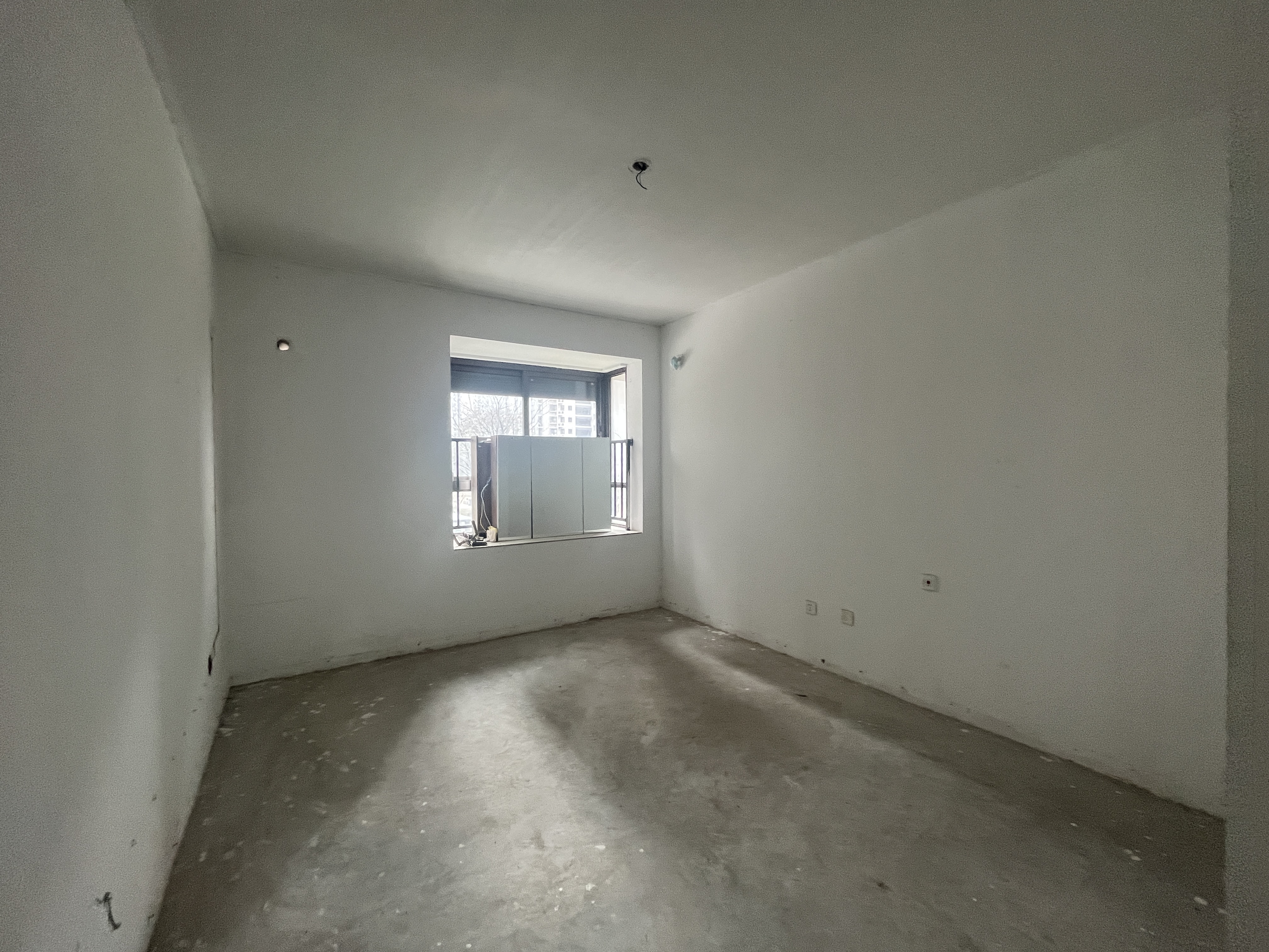 皇家花园北区 4室2厅2卫 143.06m&sup2;