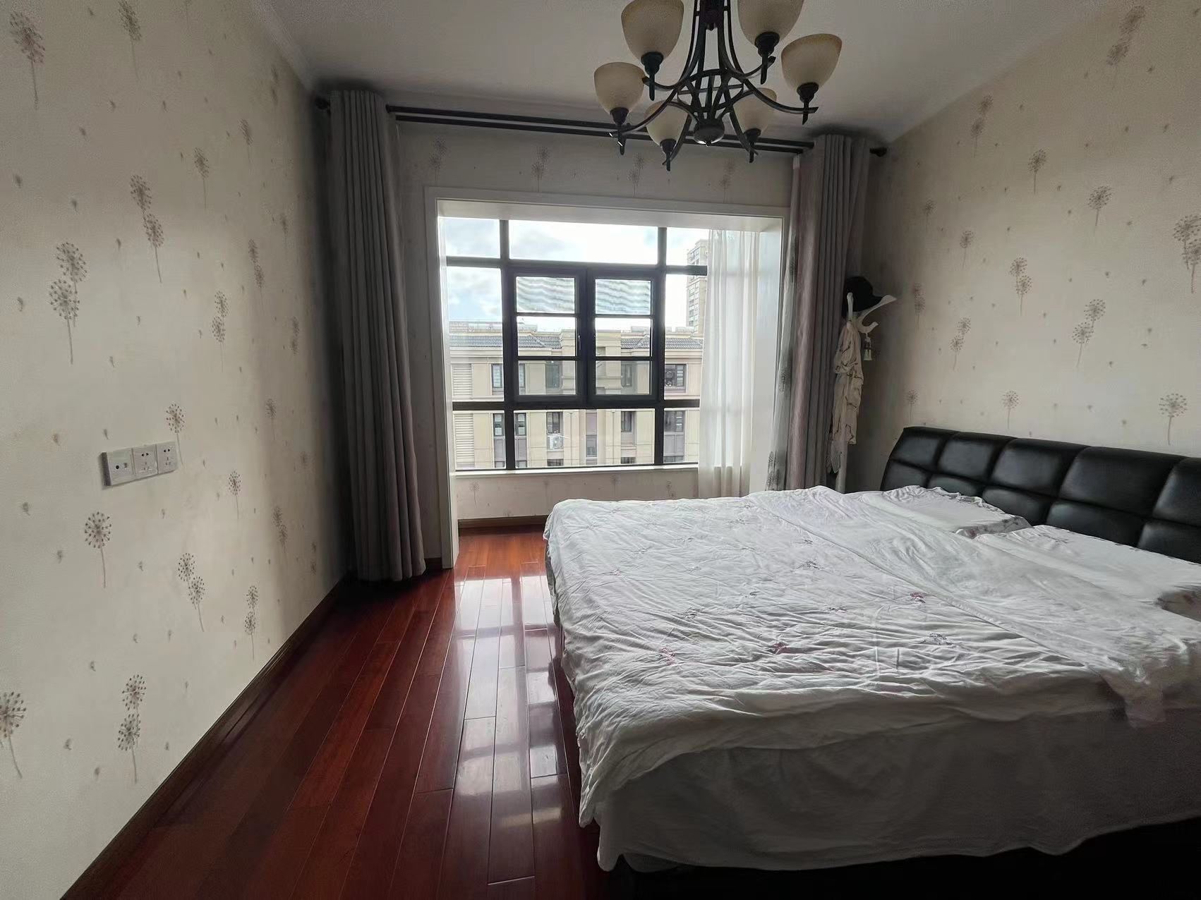 中海碧林湾 3室2厅1卫 124.00m&sup2;
