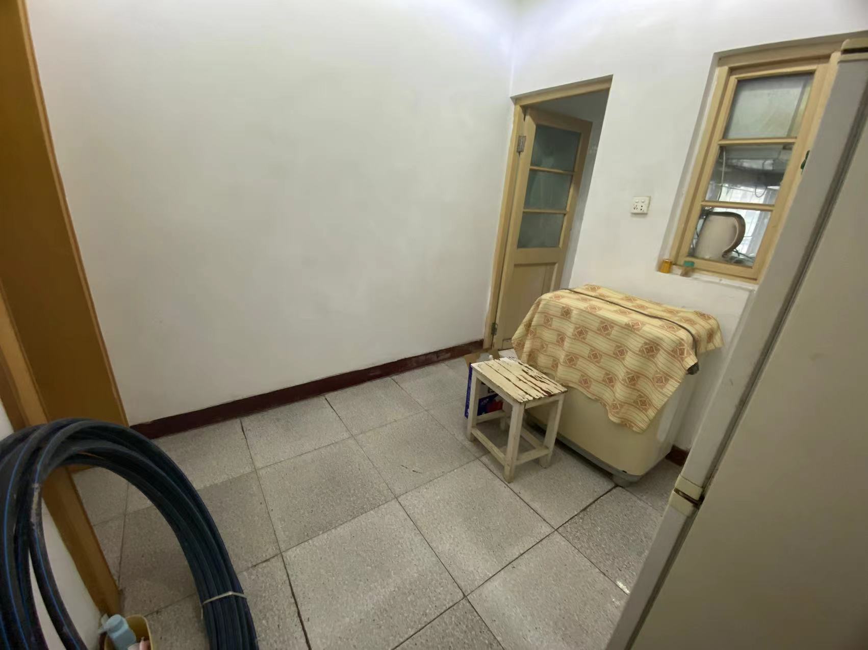 南山新村 3室2厅1卫 70.00m²