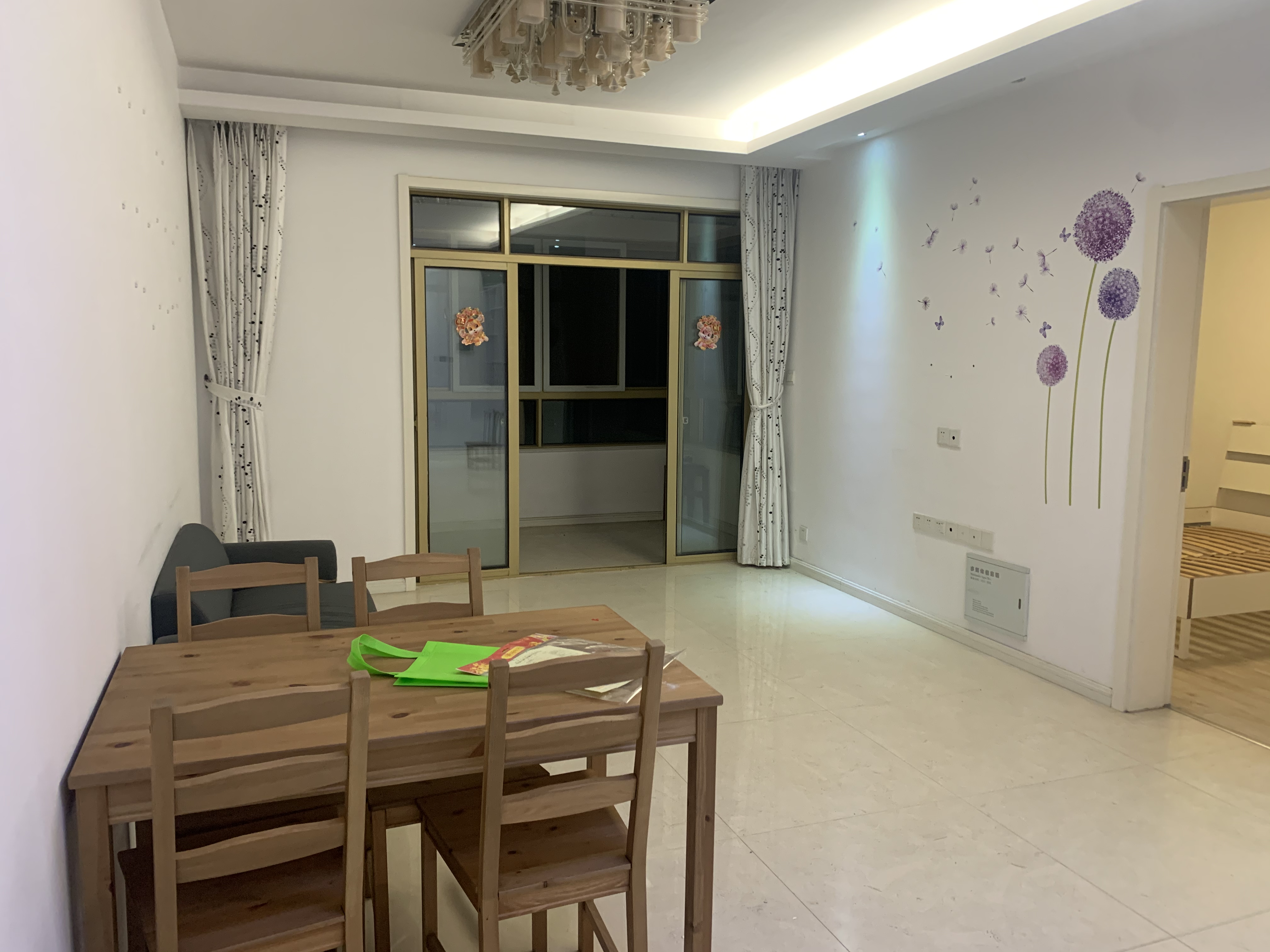 恒盛豪庭 2室2厅1卫 97m&sup2;