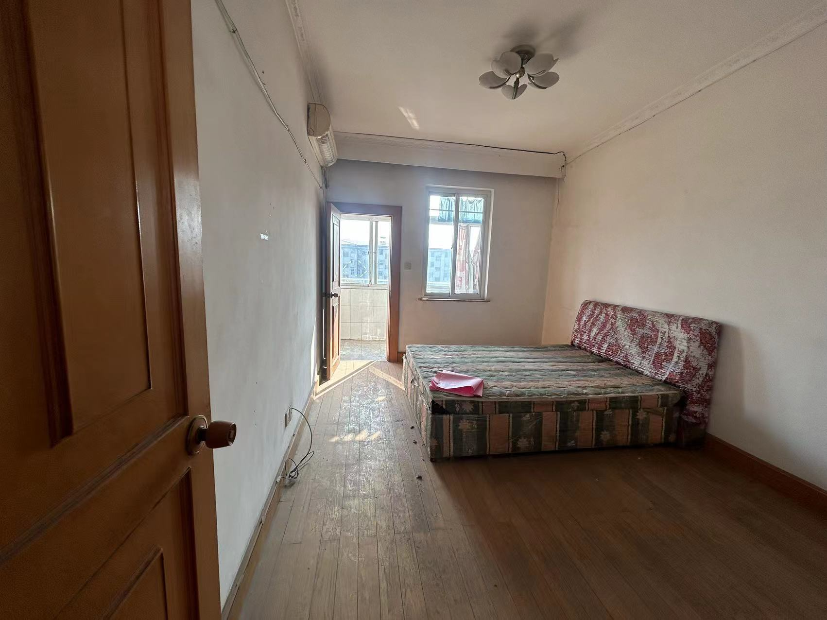 虹桥新村(朝霞路) 1室1厅1卫 44m&sup2;