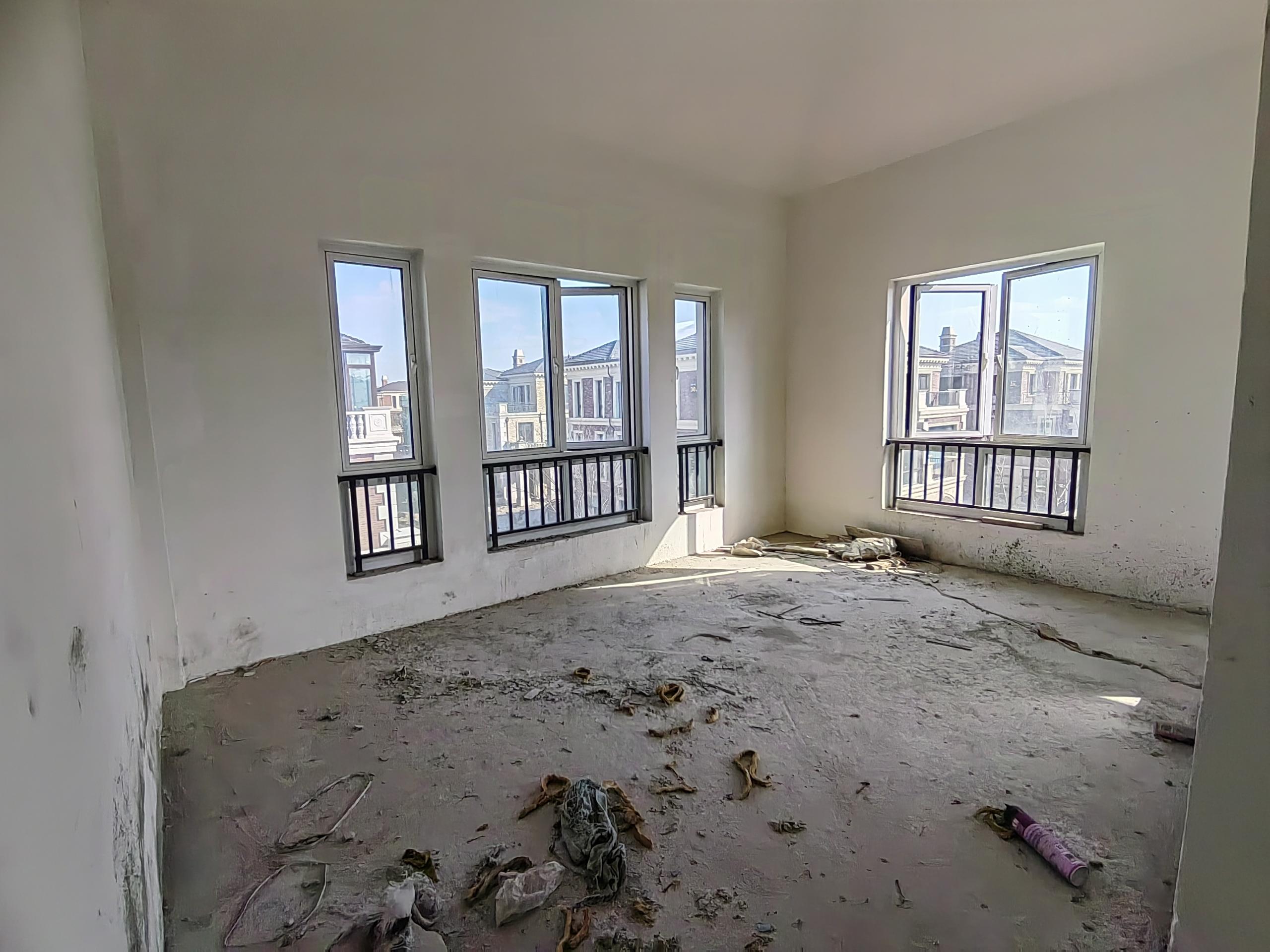顺发御园 5室2厅4卫 310m&sup2;