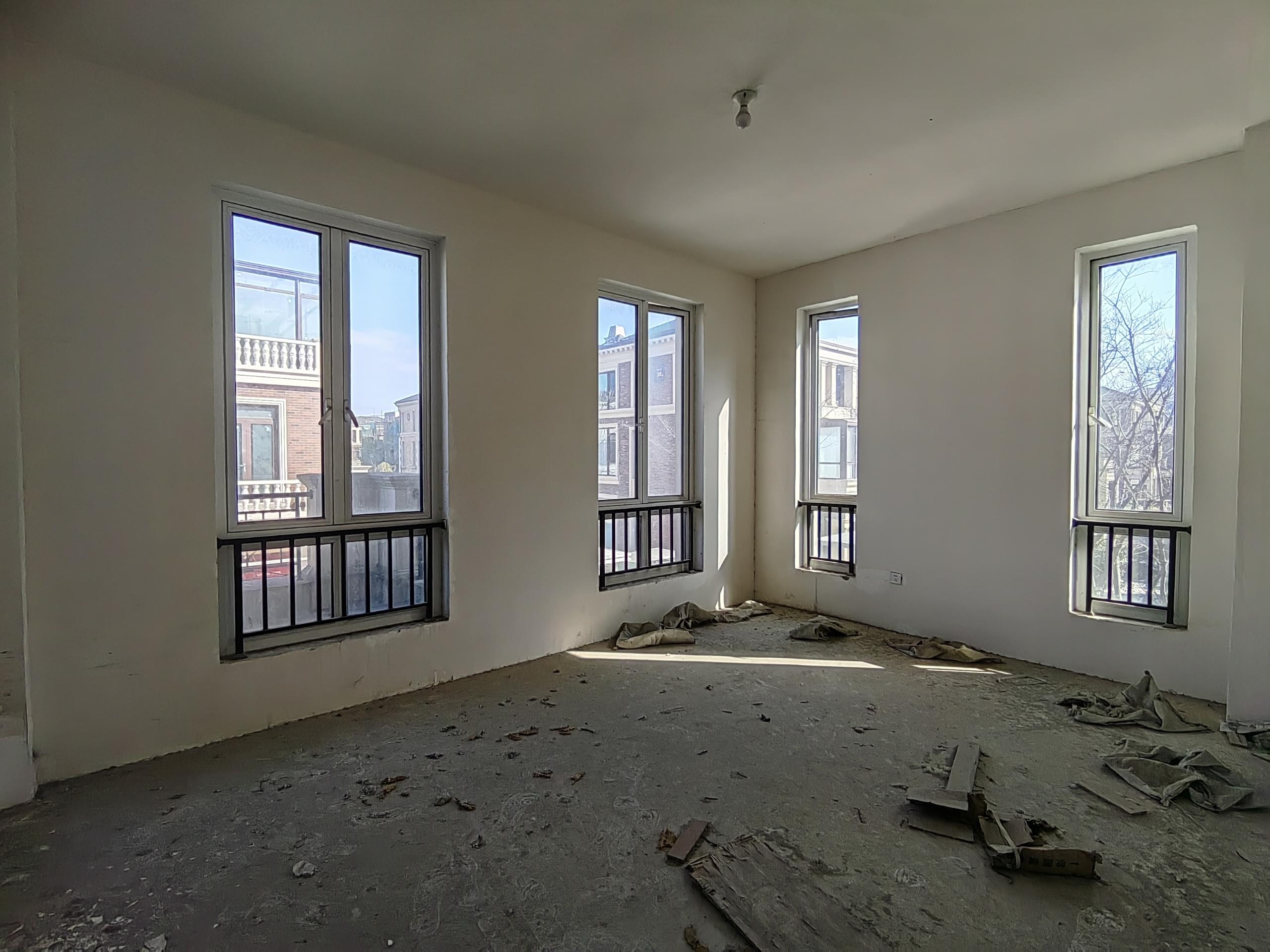 顺发御园 5室2厅4卫 310m&sup2;