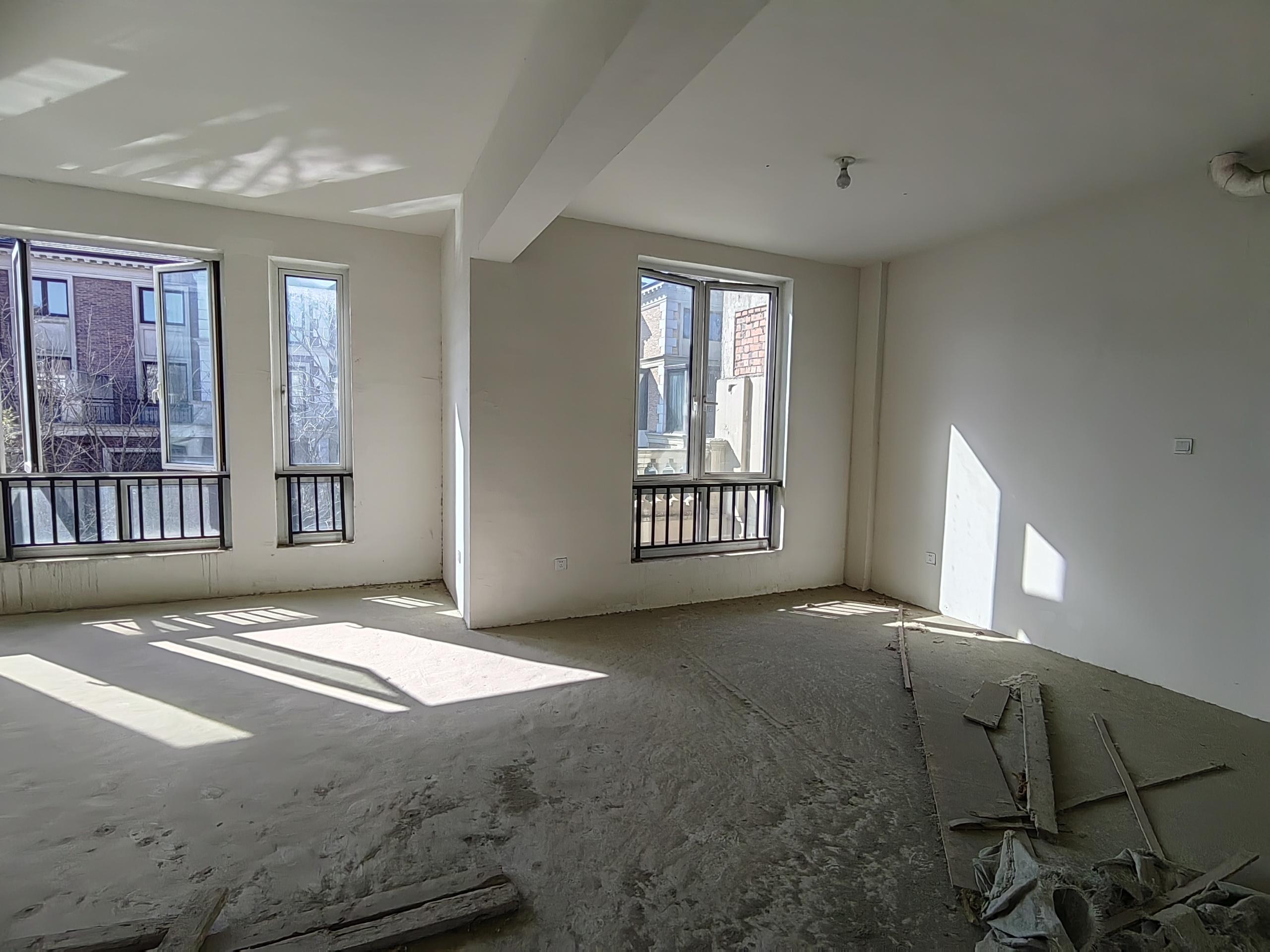 顺发御园 5室2厅4卫 310m&sup2;