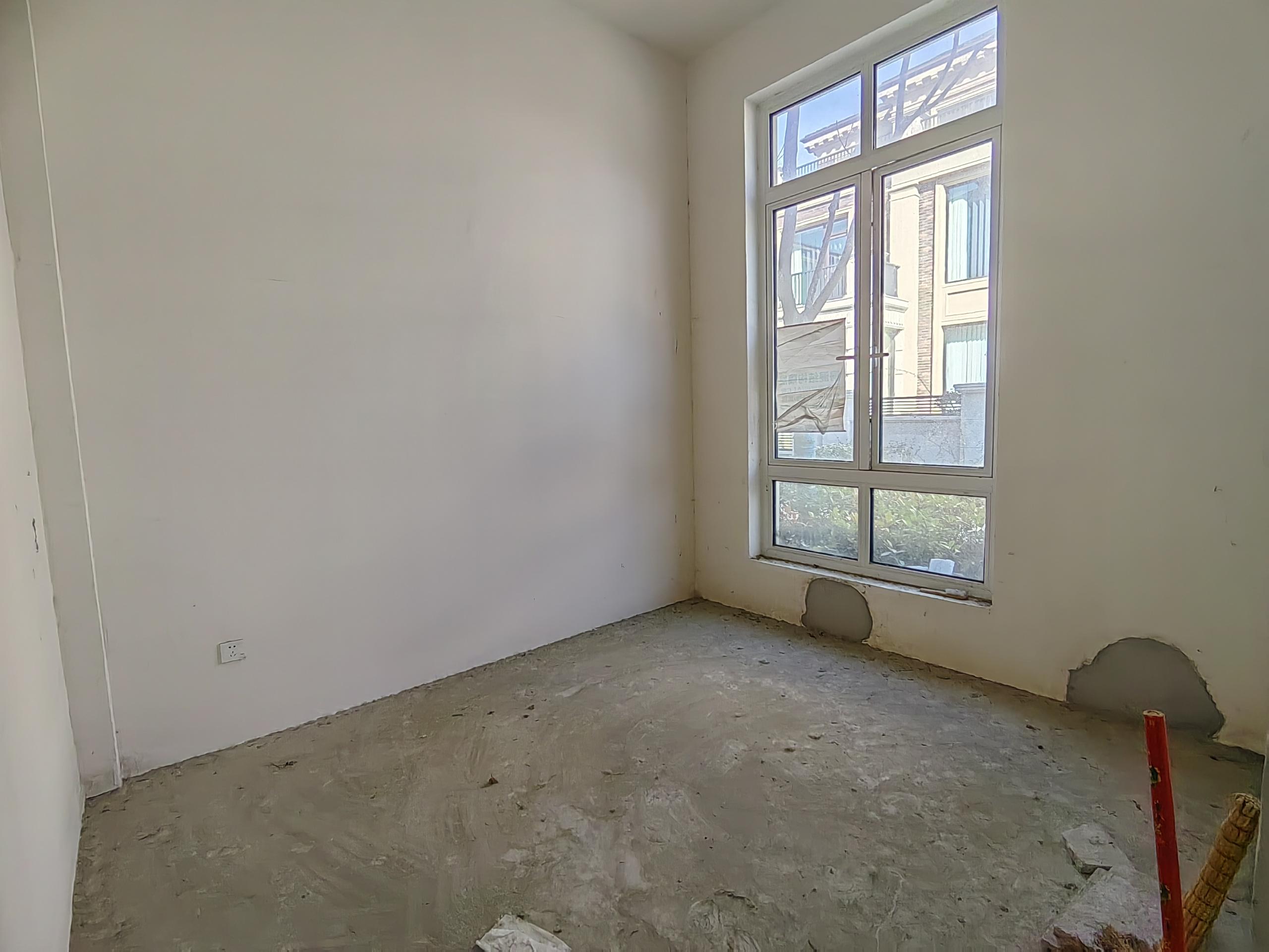 顺发御园 5室2厅4卫 310m&sup2;