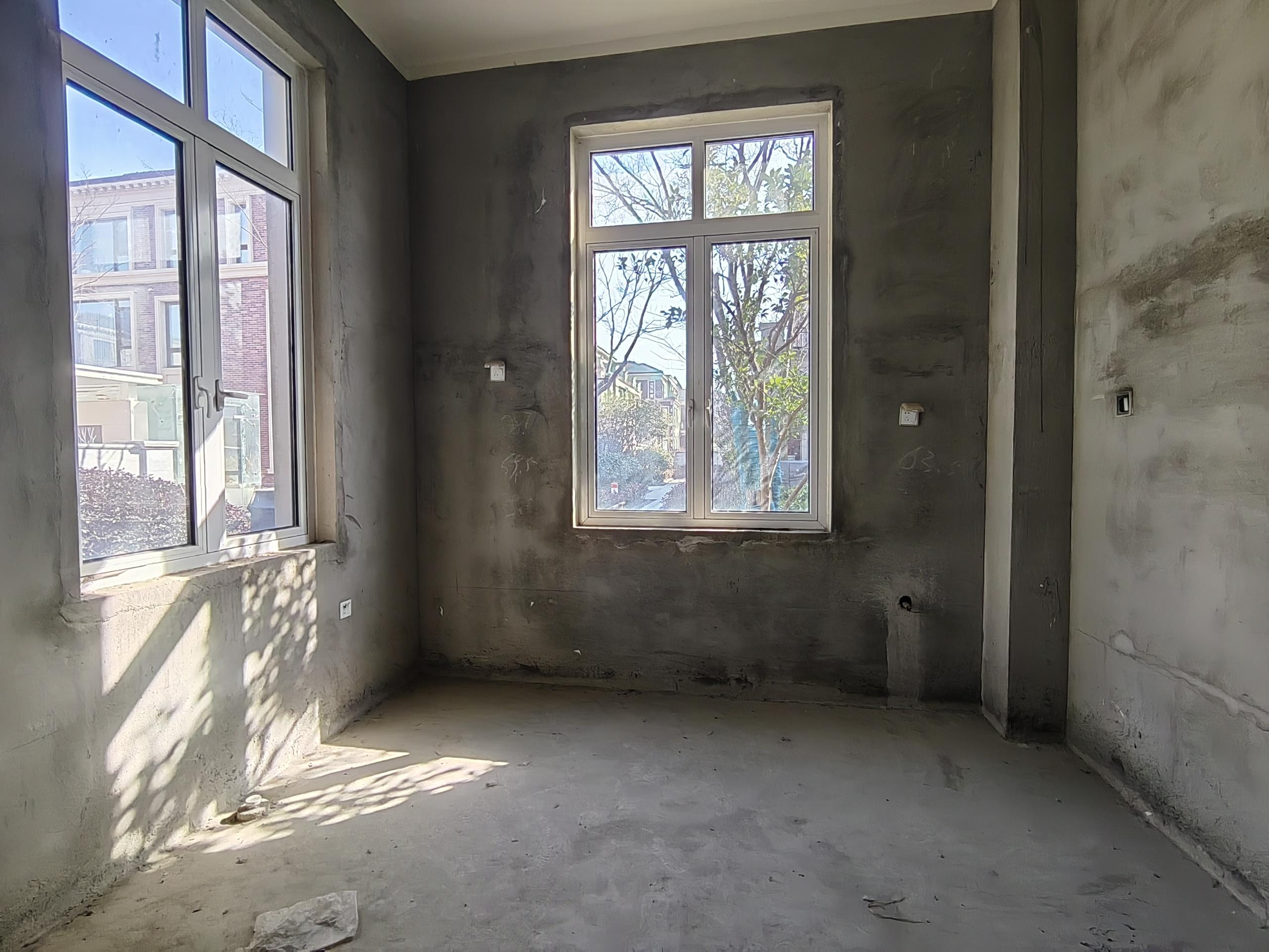 顺发御园 5室2厅4卫 310m&sup2;