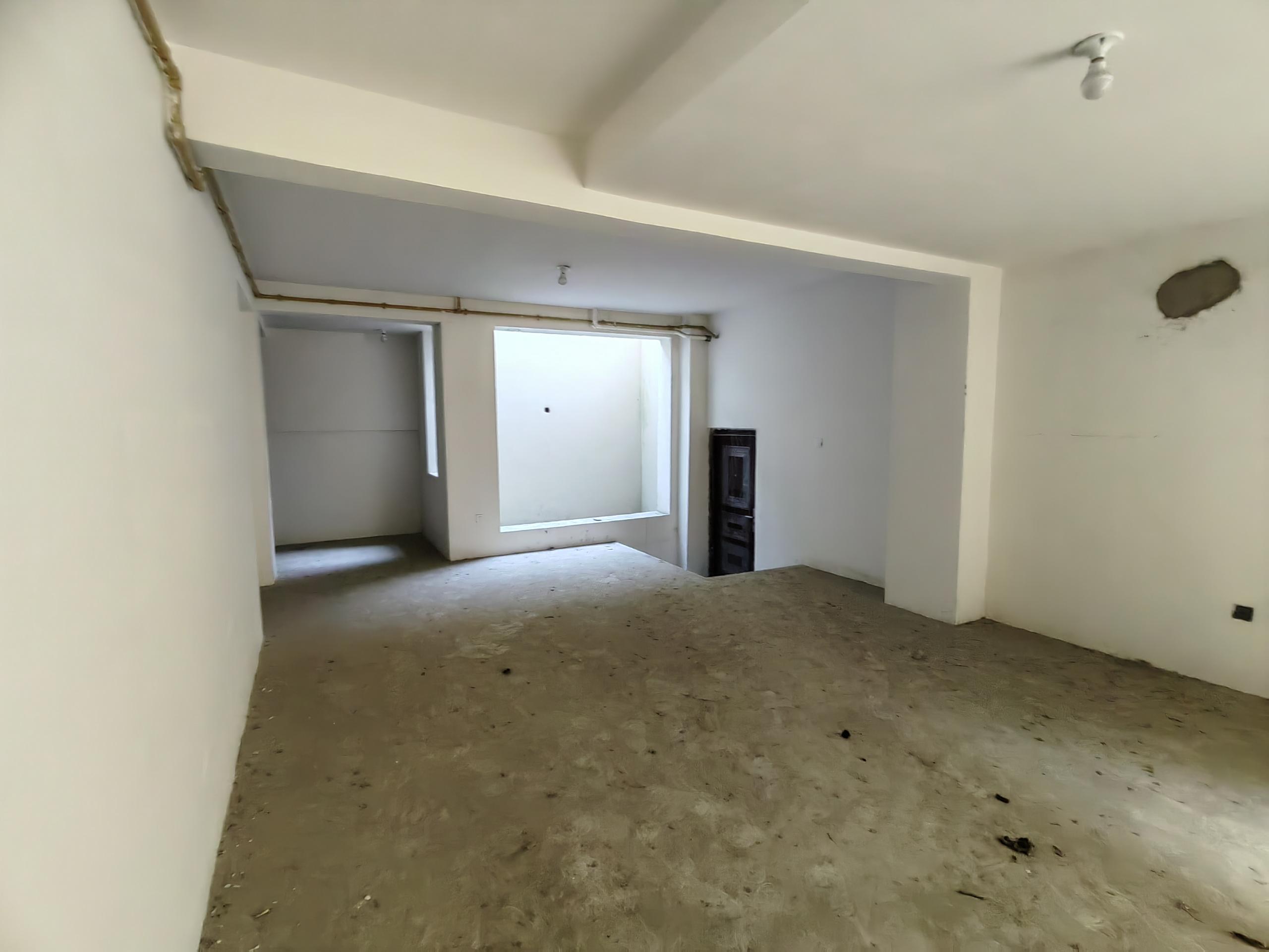顺发御园 5室2厅4卫 310m&sup2;