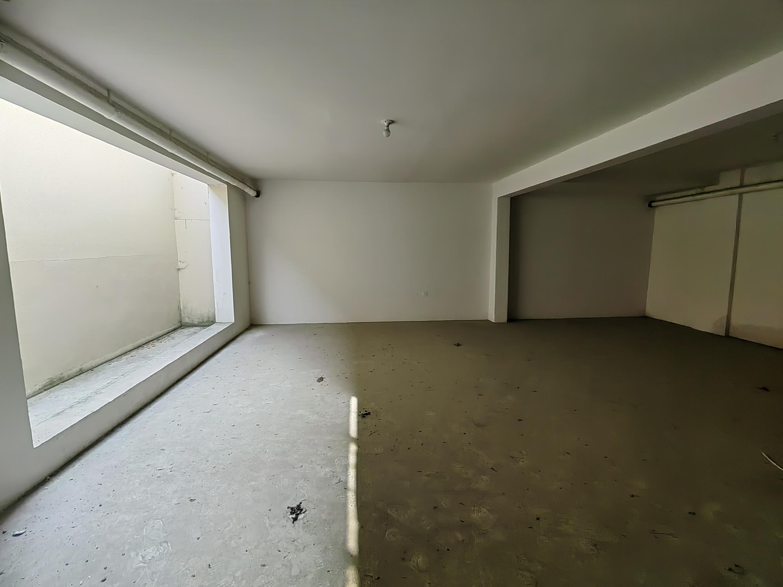 顺发御园 5室2厅4卫 310m&sup2;