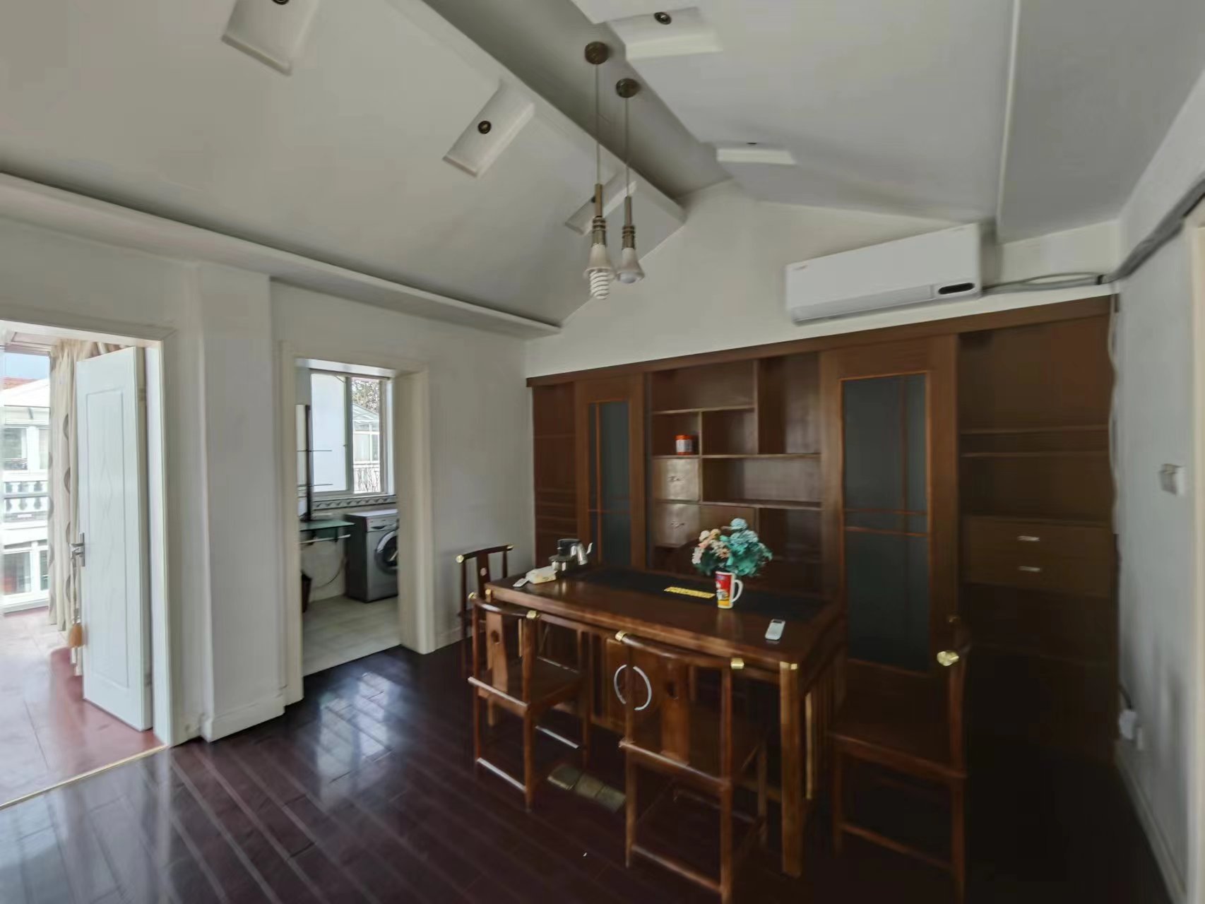 爱玛花苑 4室2厅2卫 243.00m&sup2;