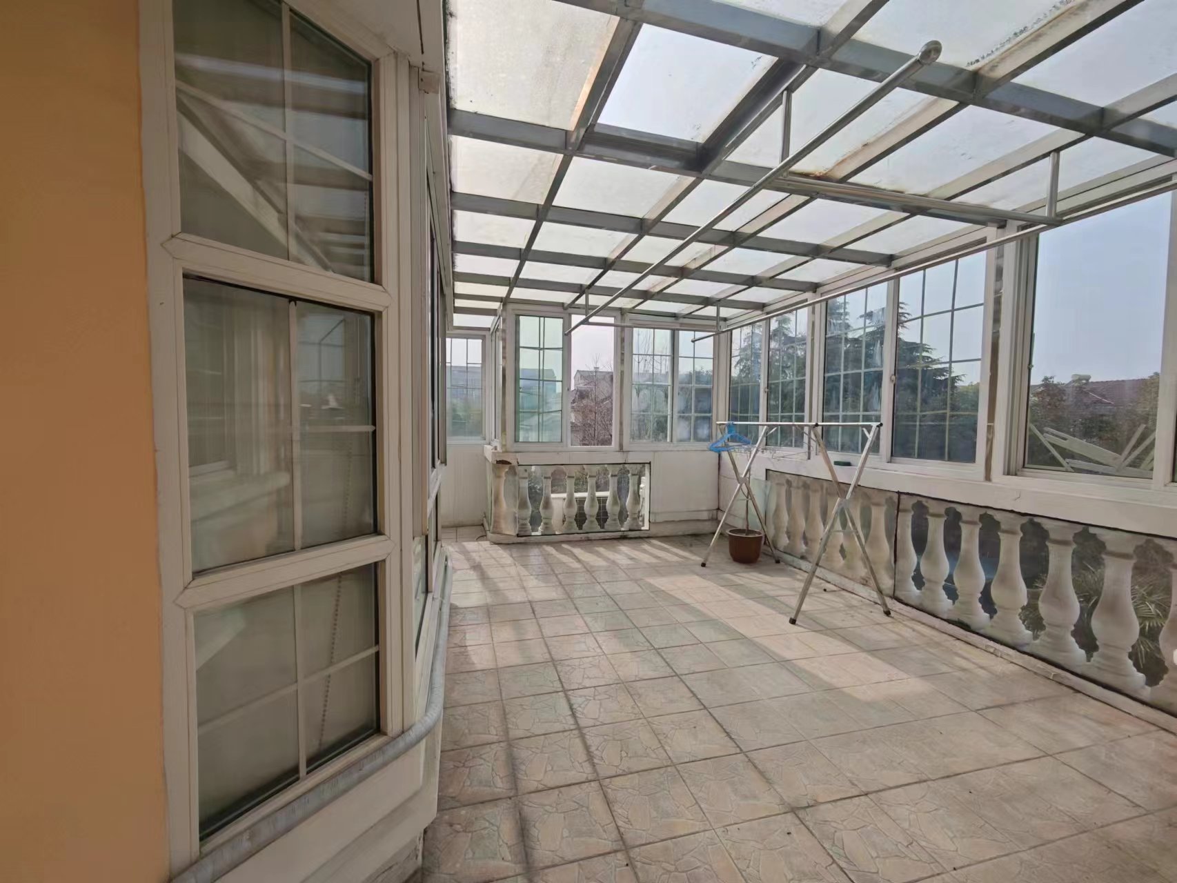 爱玛花苑 4室2厅2卫 243.00m&sup2;