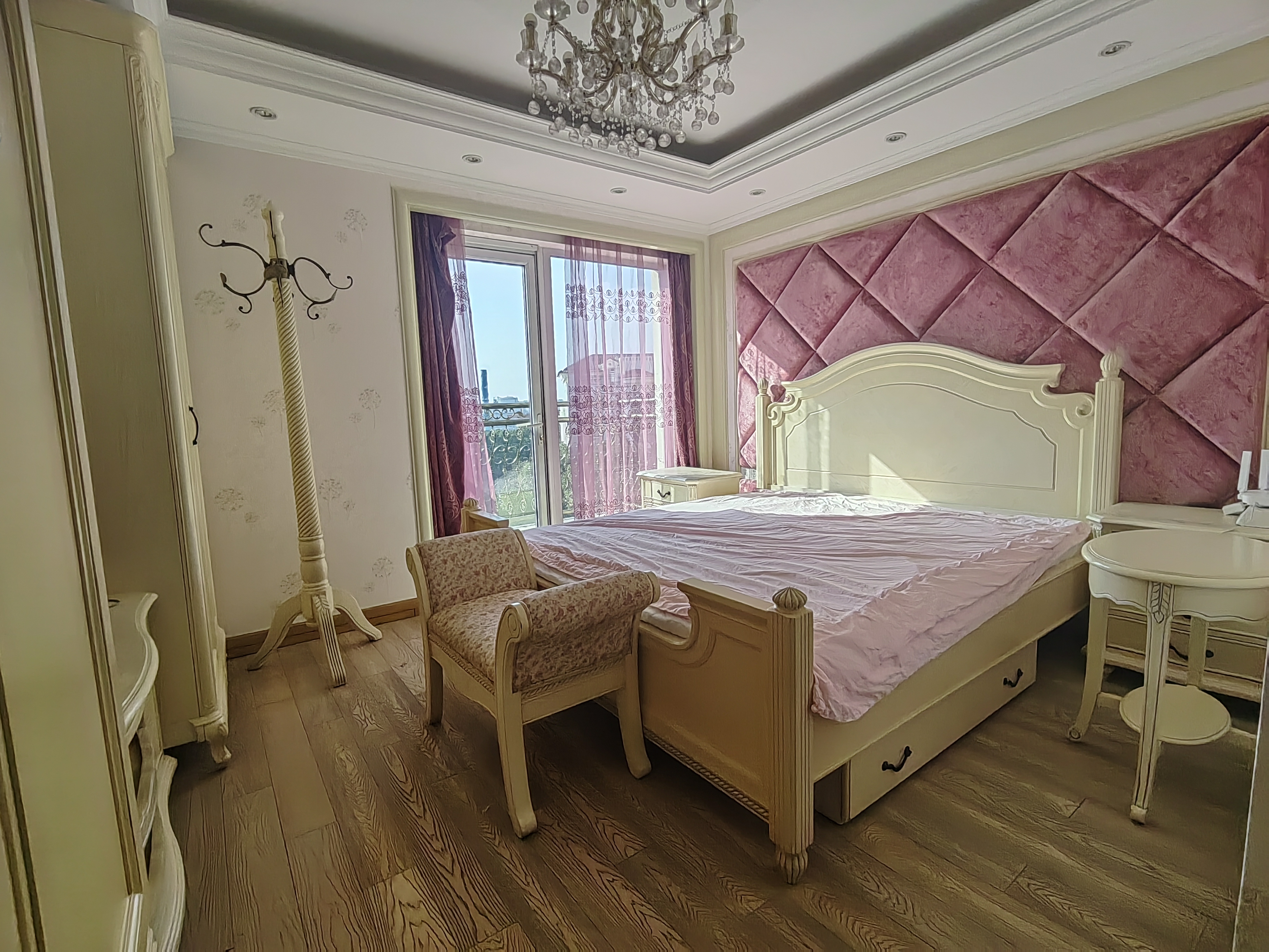 军山花园 2室3厅4卫 210.00m&sup2;