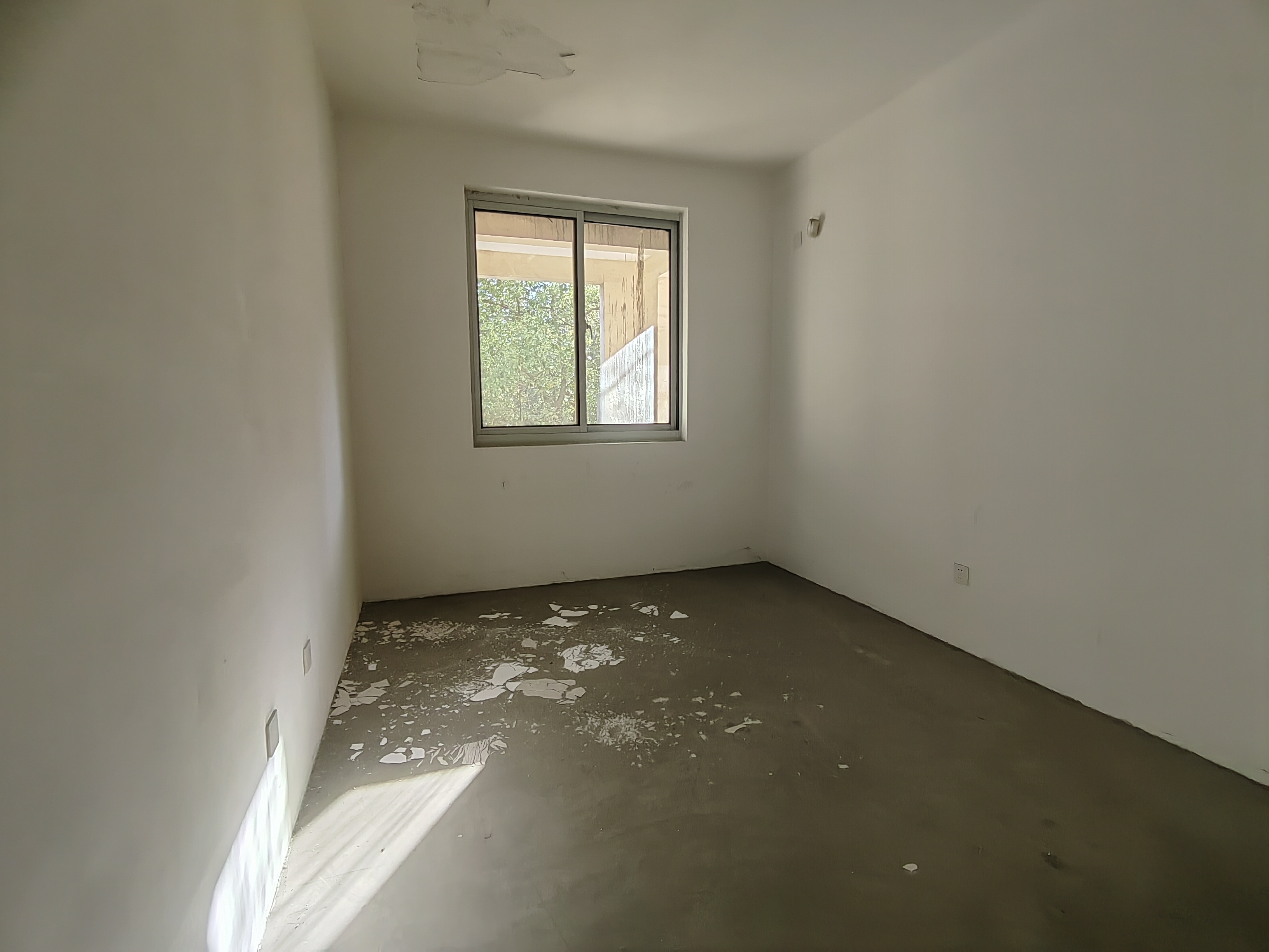 军山花园 4室2厅3卫 211.83m&sup2;