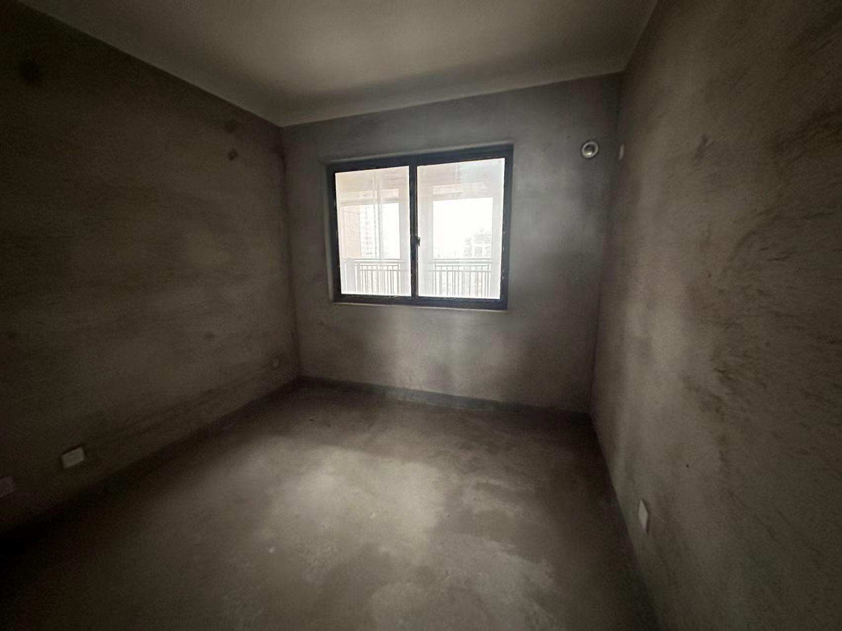 华强城 3室2厅2卫 123m&sup2;