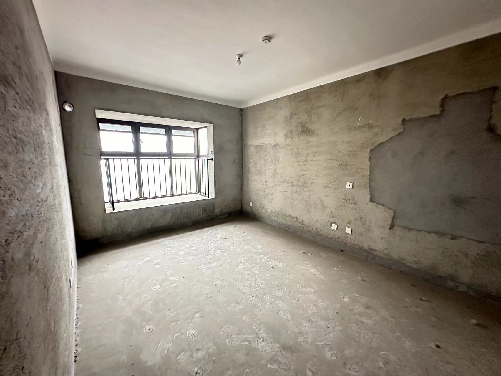 华强城 3室2厅2卫 123m&sup2;