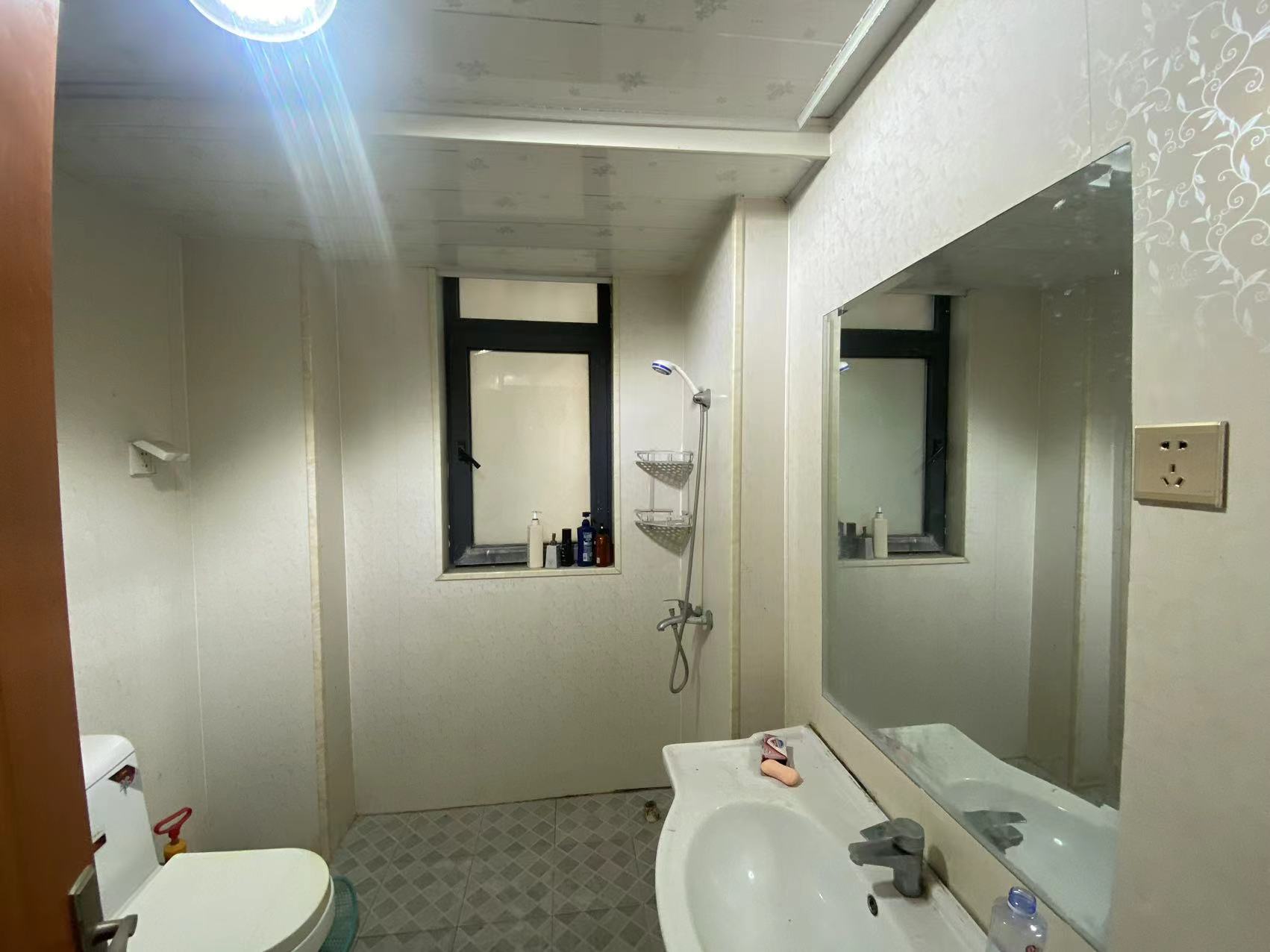 高迪晶城 2室2厅1卫 115.3m&sup2;