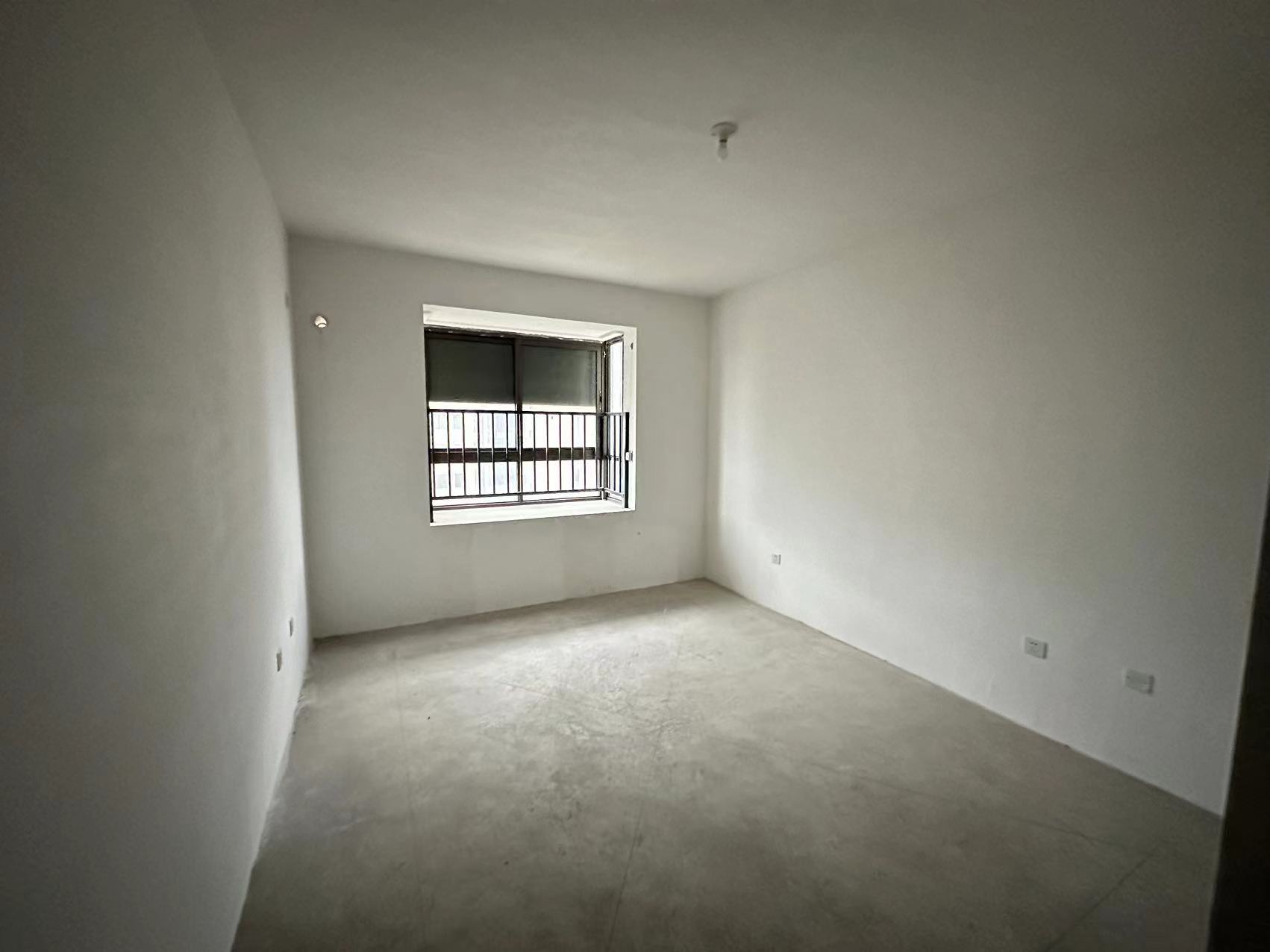 皇家花园北区 3室2厅2卫 129m&sup2;