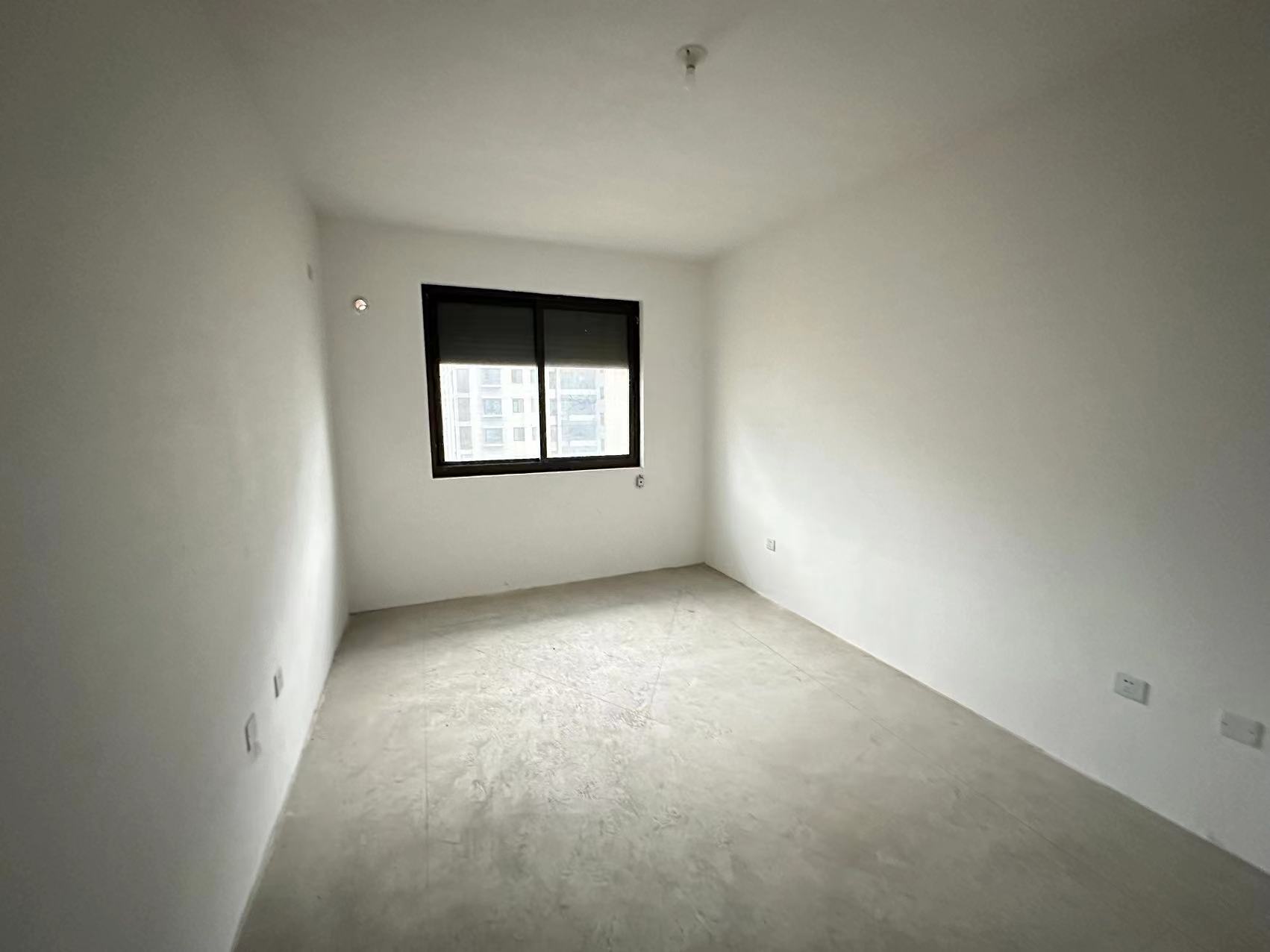 皇家花园北区 3室2厅2卫 129m&sup2;