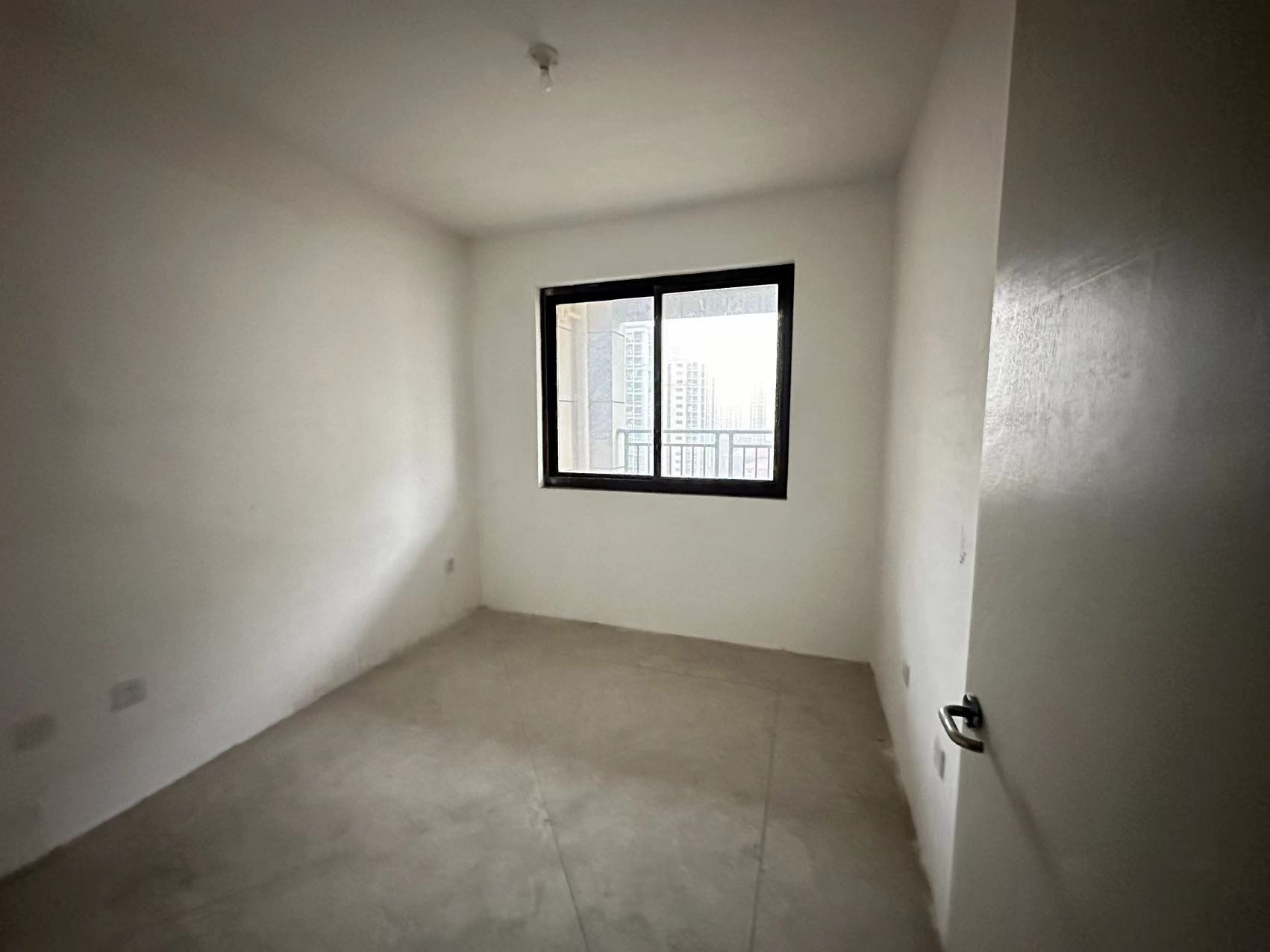 皇家花园北区 3室2厅2卫 129m&sup2;