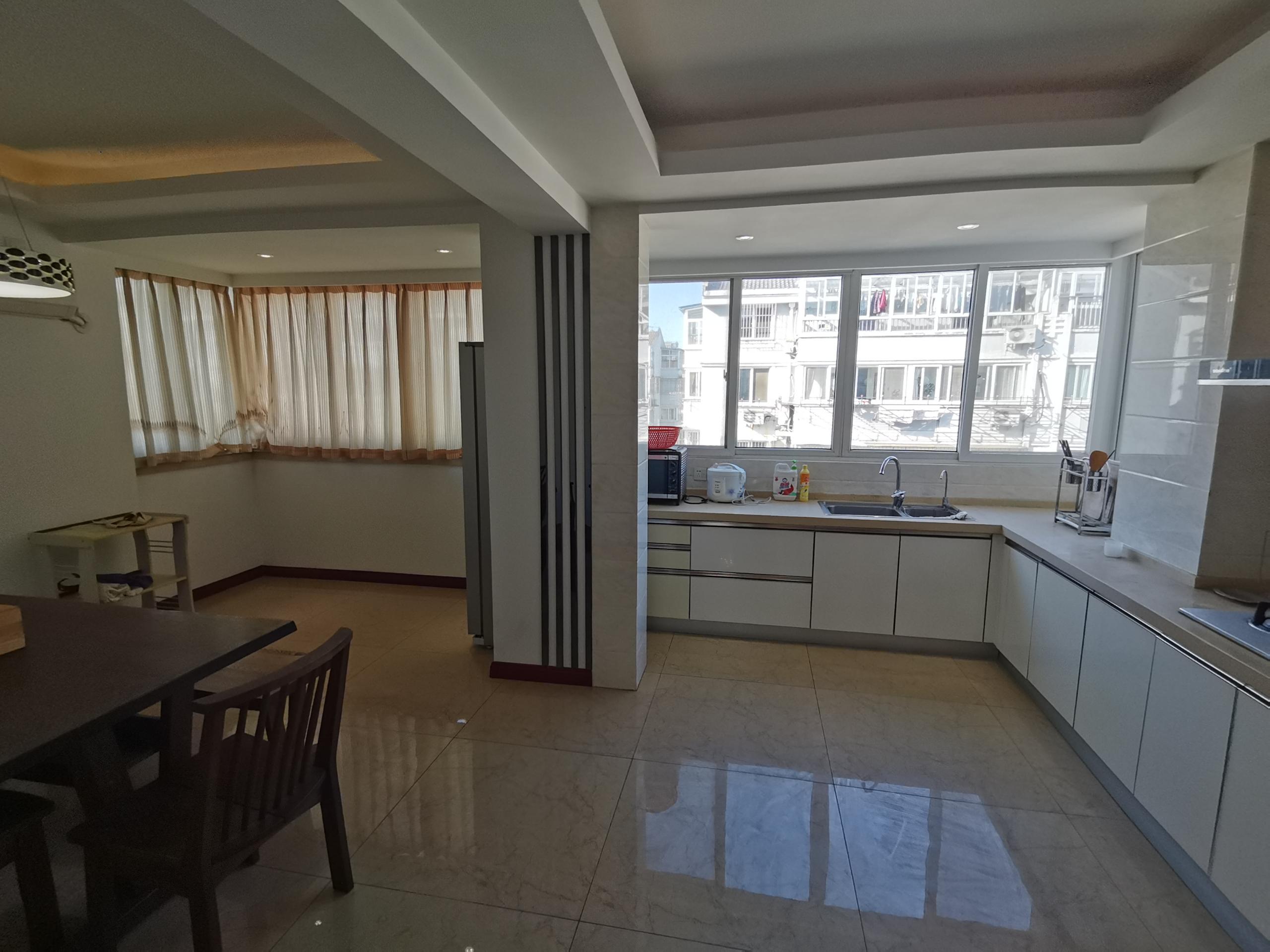 五山公寓 5室2厅3卫 280.00m&sup2;
