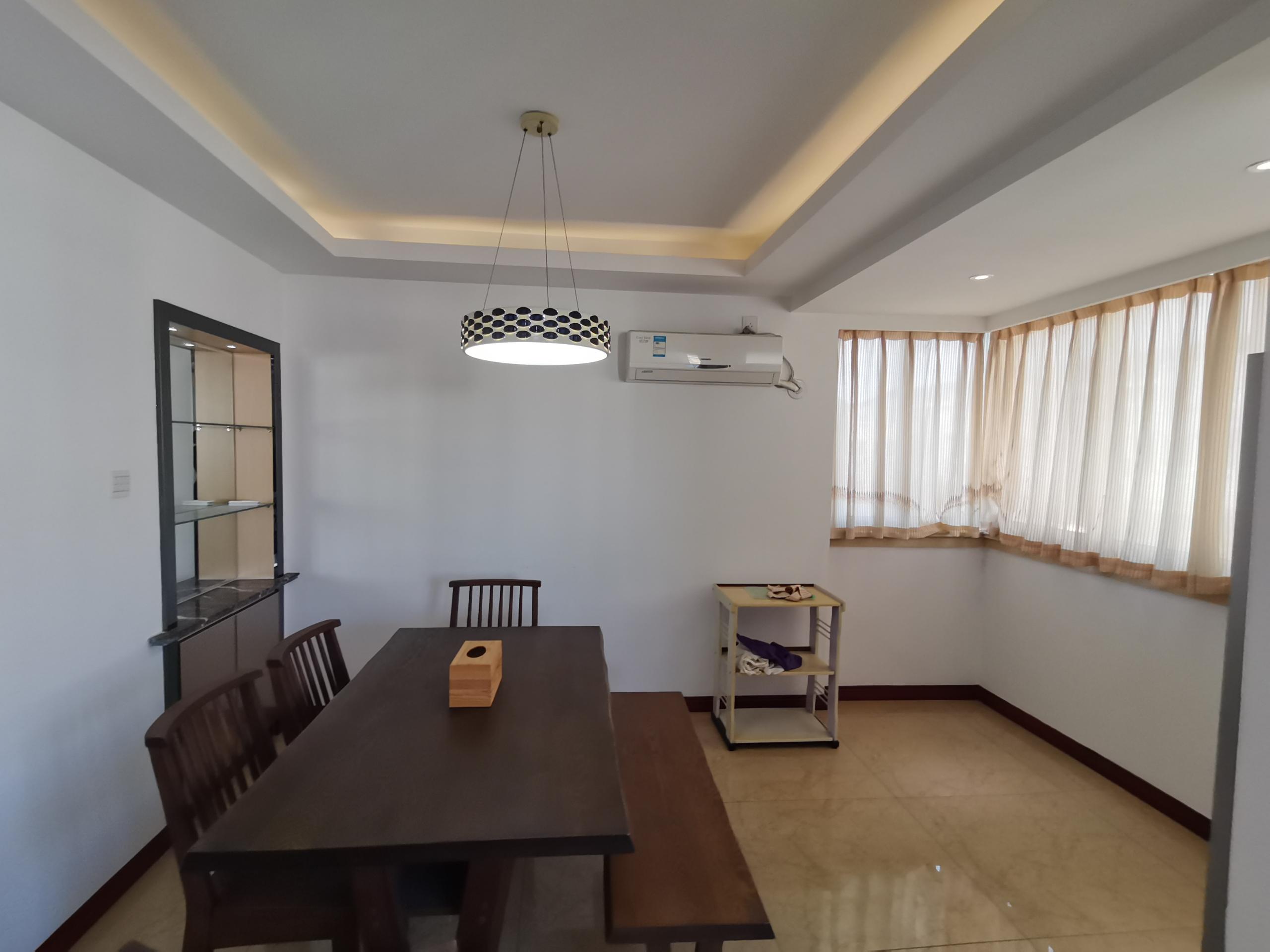 五山公寓 5室2厅3卫 280m²