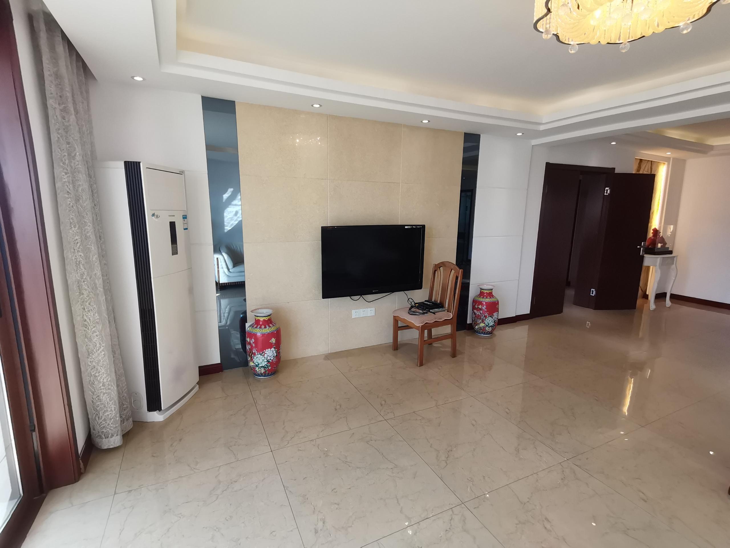 五山公寓 5室2厅3卫 280.00m&sup2;