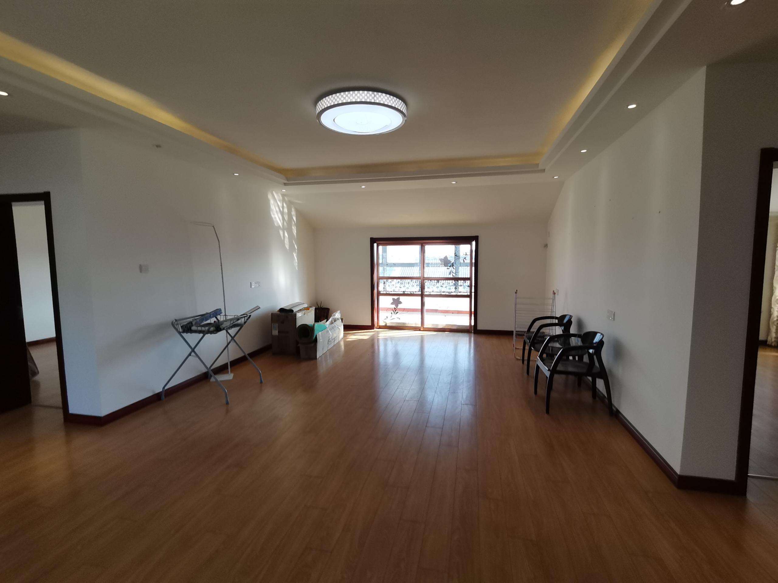 五山公寓 5室2厅3卫 280.00m&sup2;