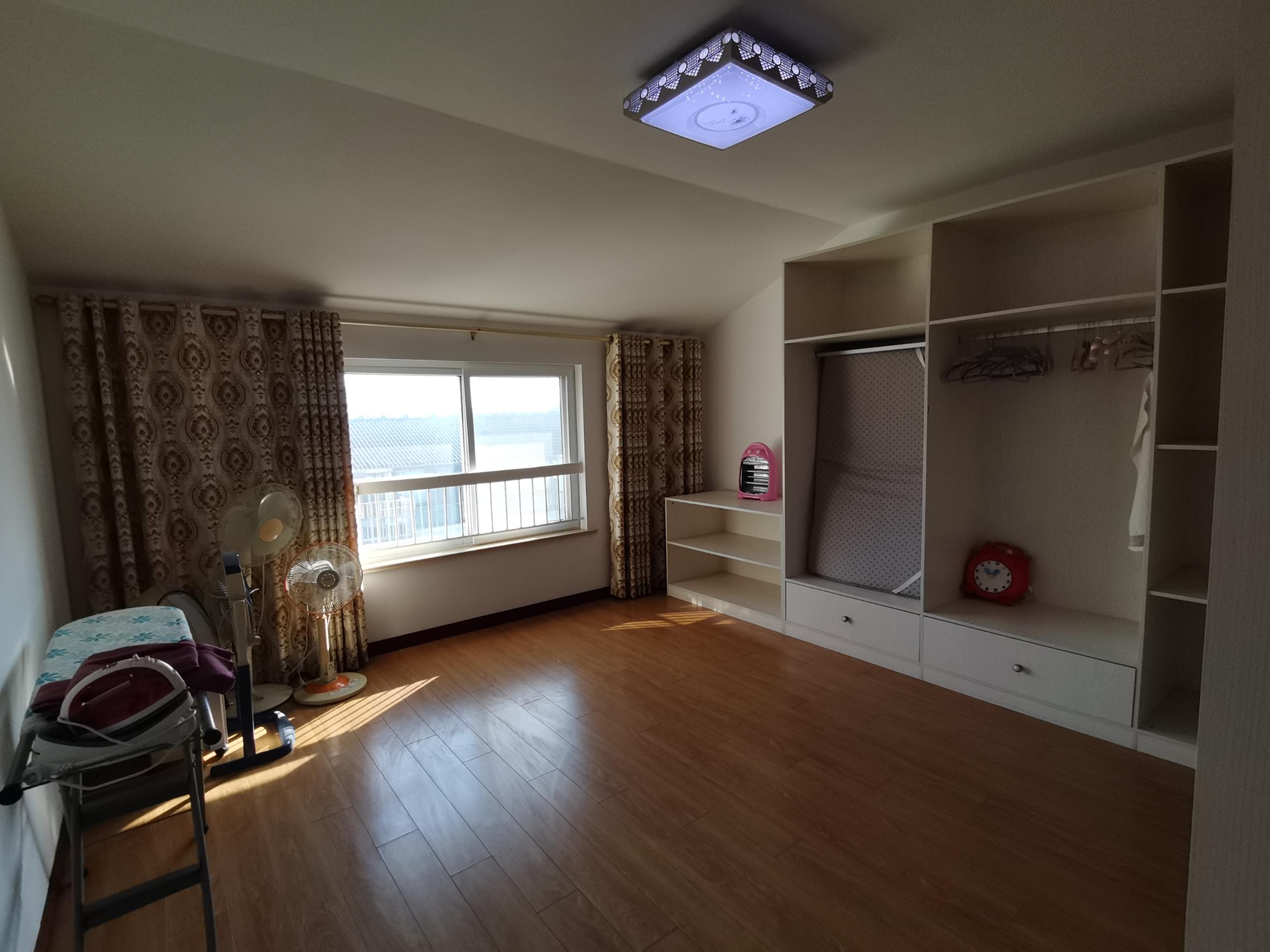 五山公寓 5室2厅3卫 280.00m&sup2;