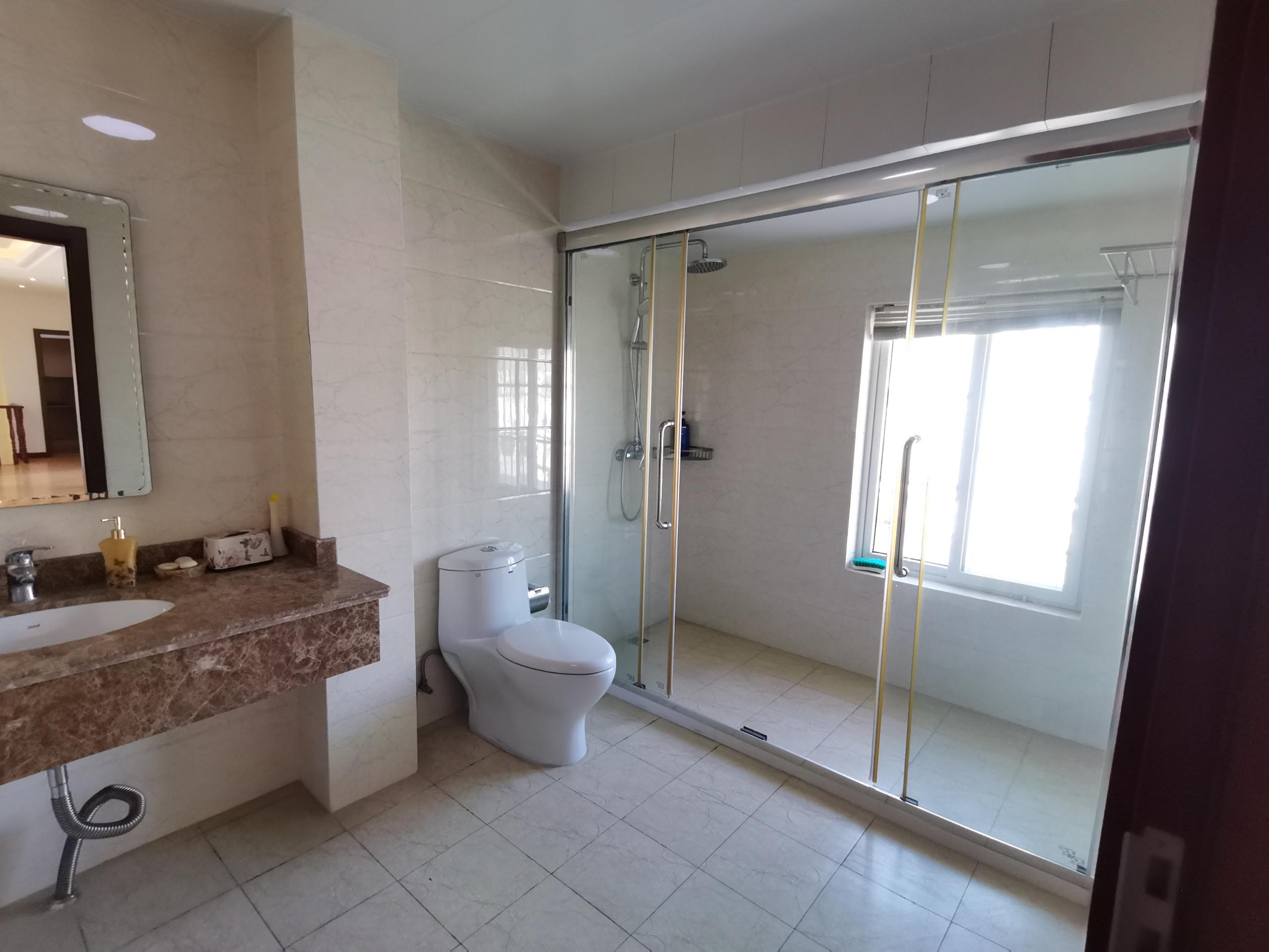 五山公寓 5室2厅3卫 280.00m&sup2;