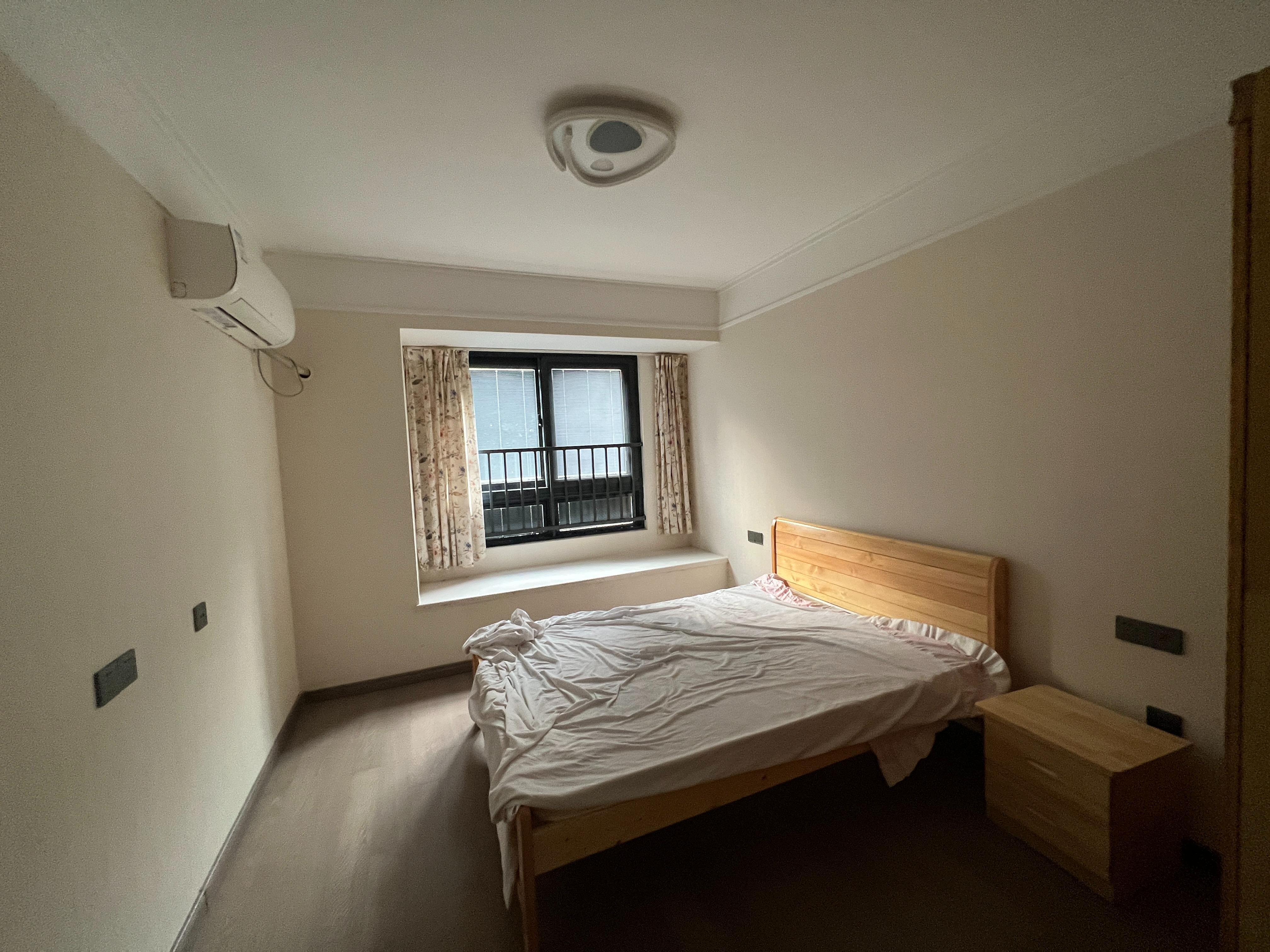 万科时代之光 3室2厅1卫 93m²