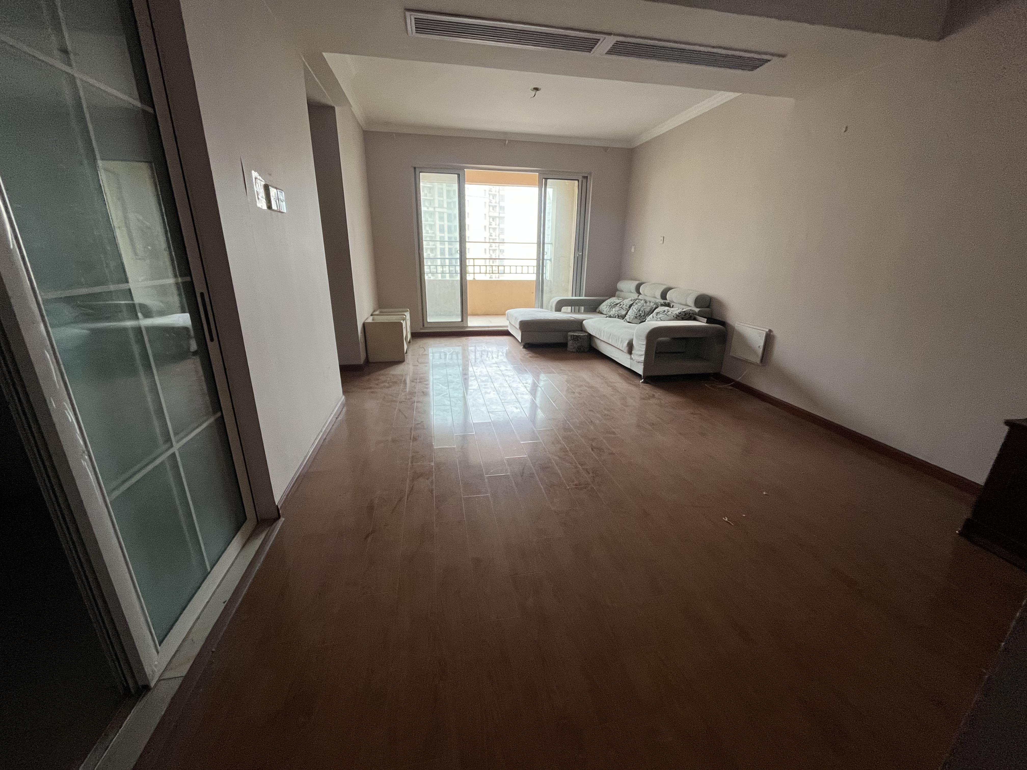 中南世纪花城三期 2室2厅1卫 110m&sup2;
