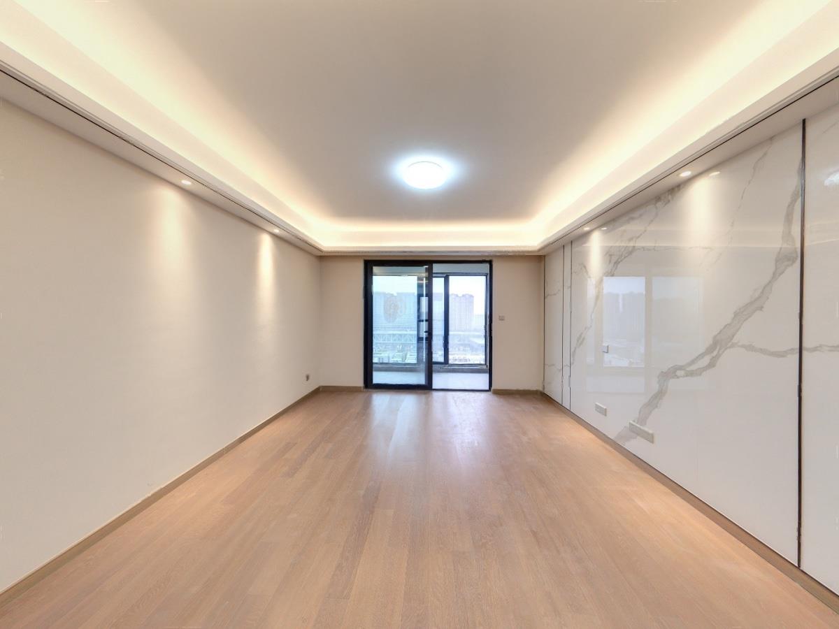 中海翠湖溪岸 4室2厅2卫 143.74m²